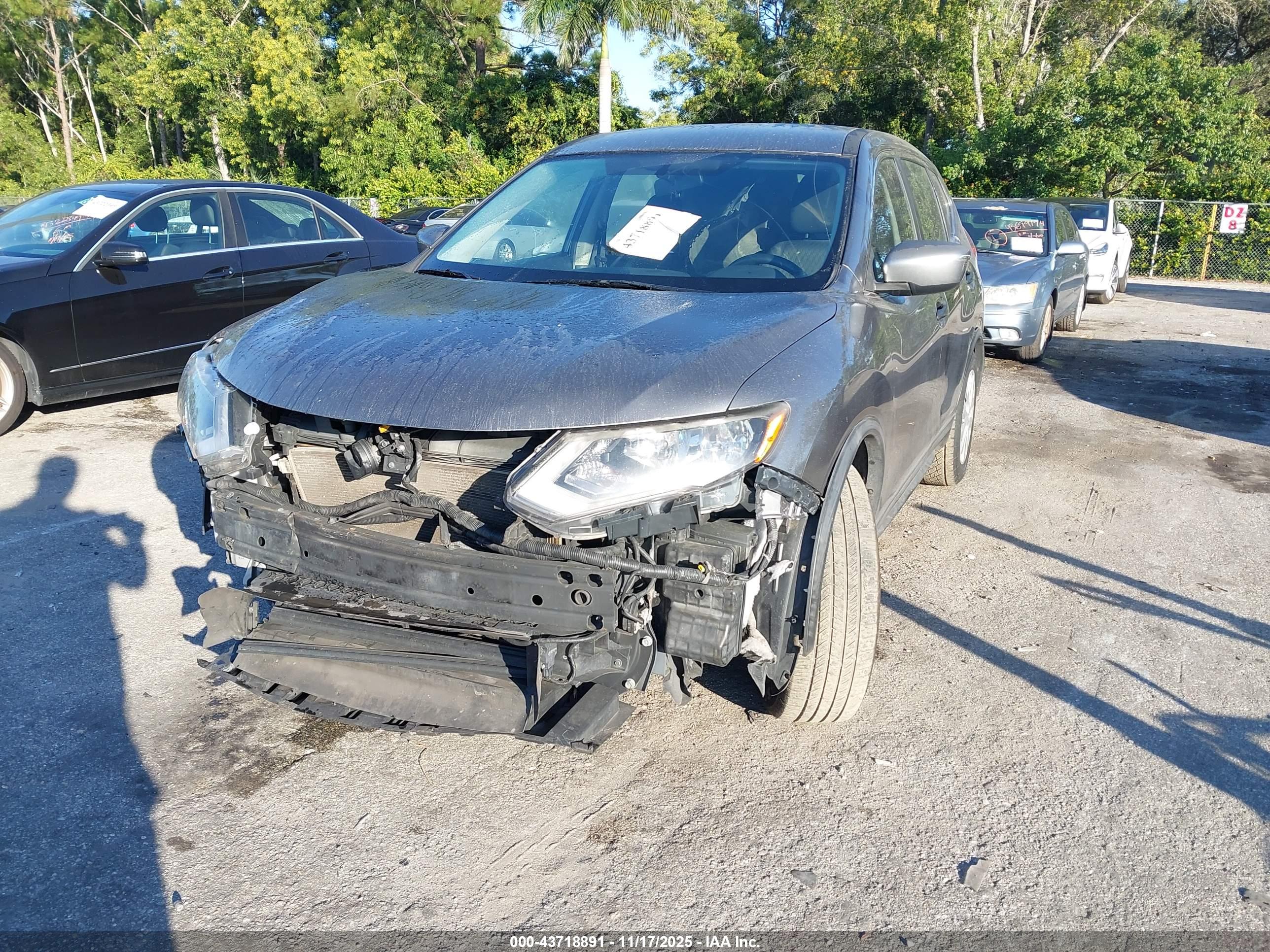 NISSAN ROGUE image 6