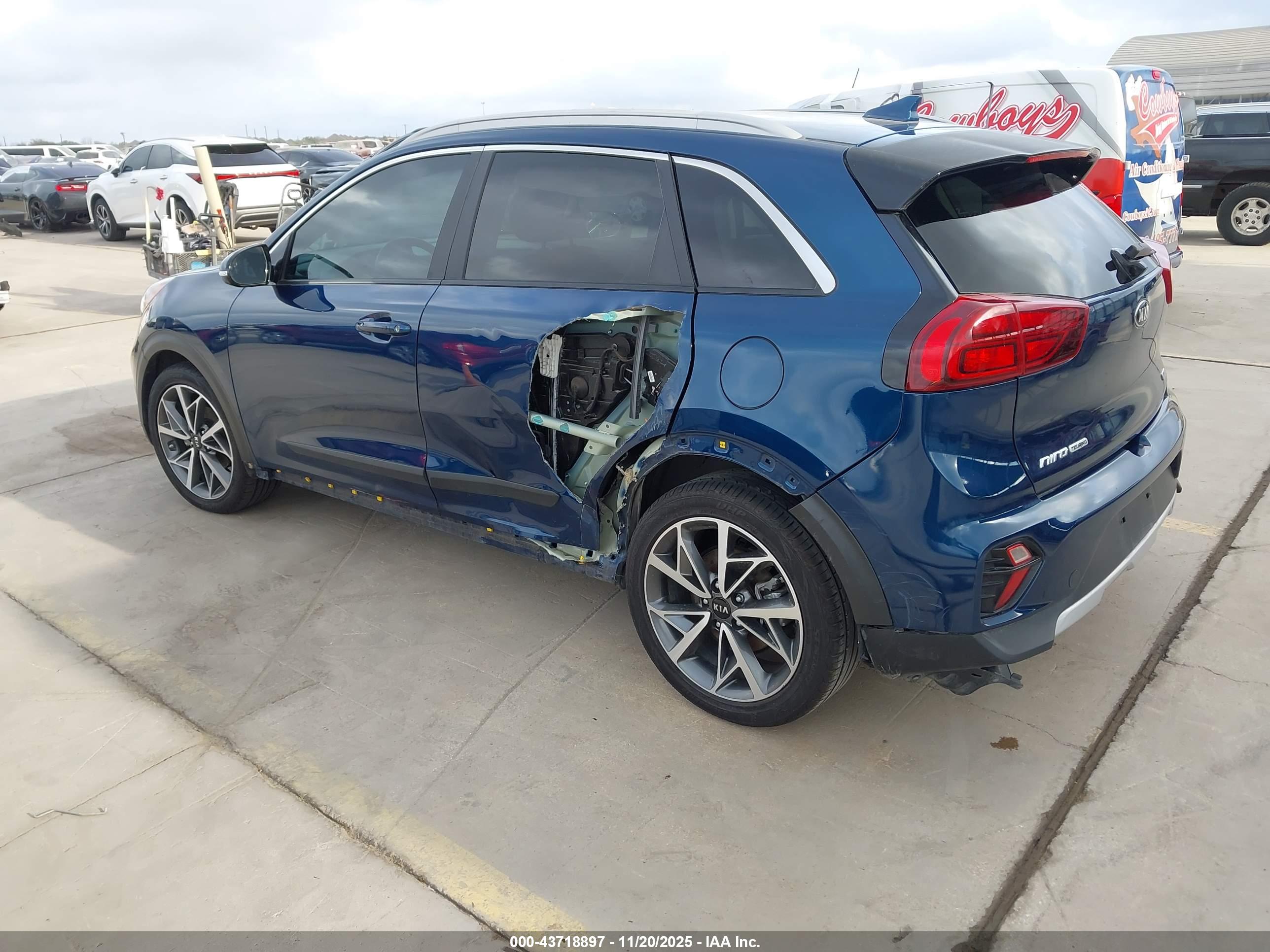 KIA NIRO image 3