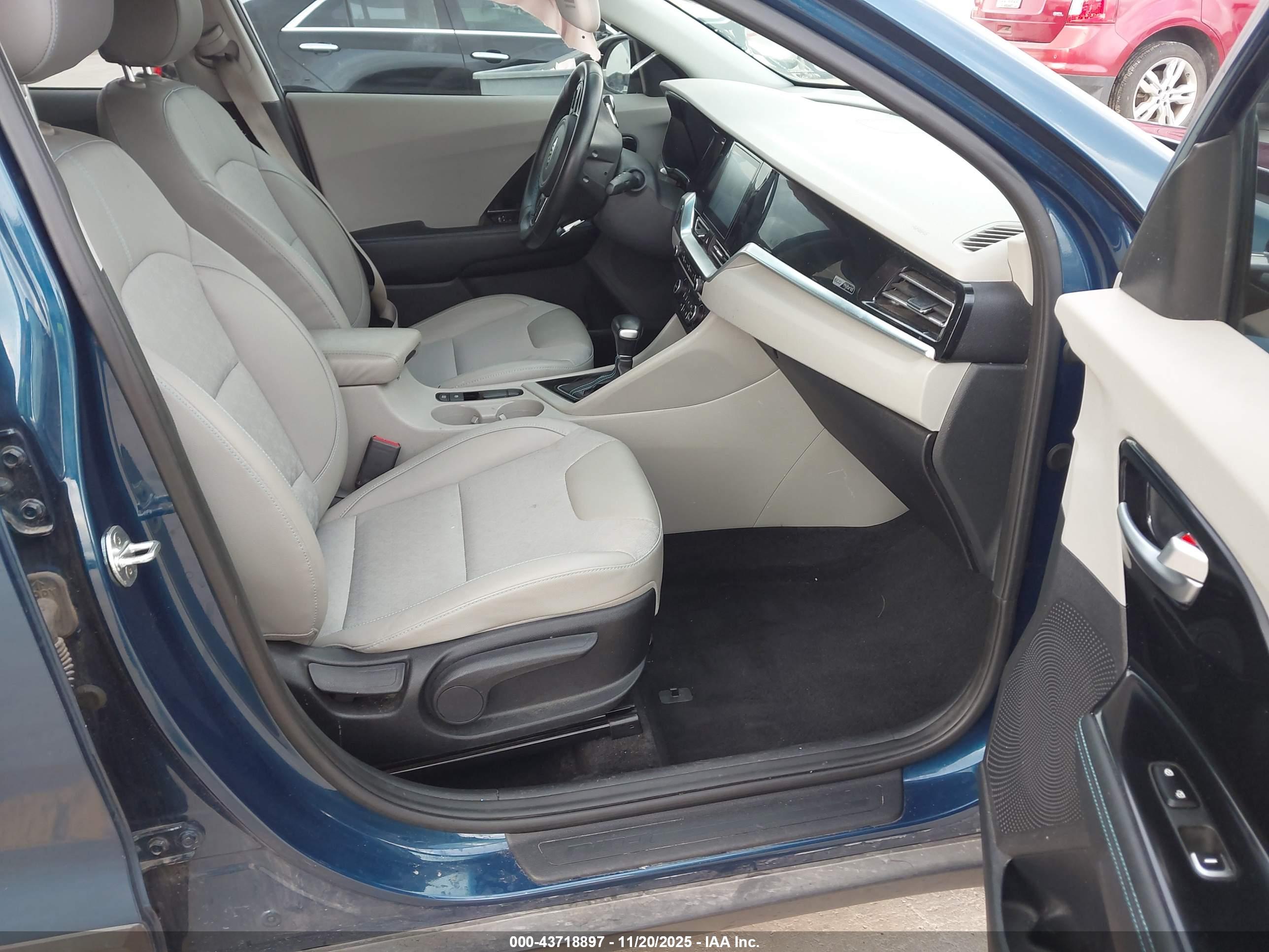 KIA NIRO image 5