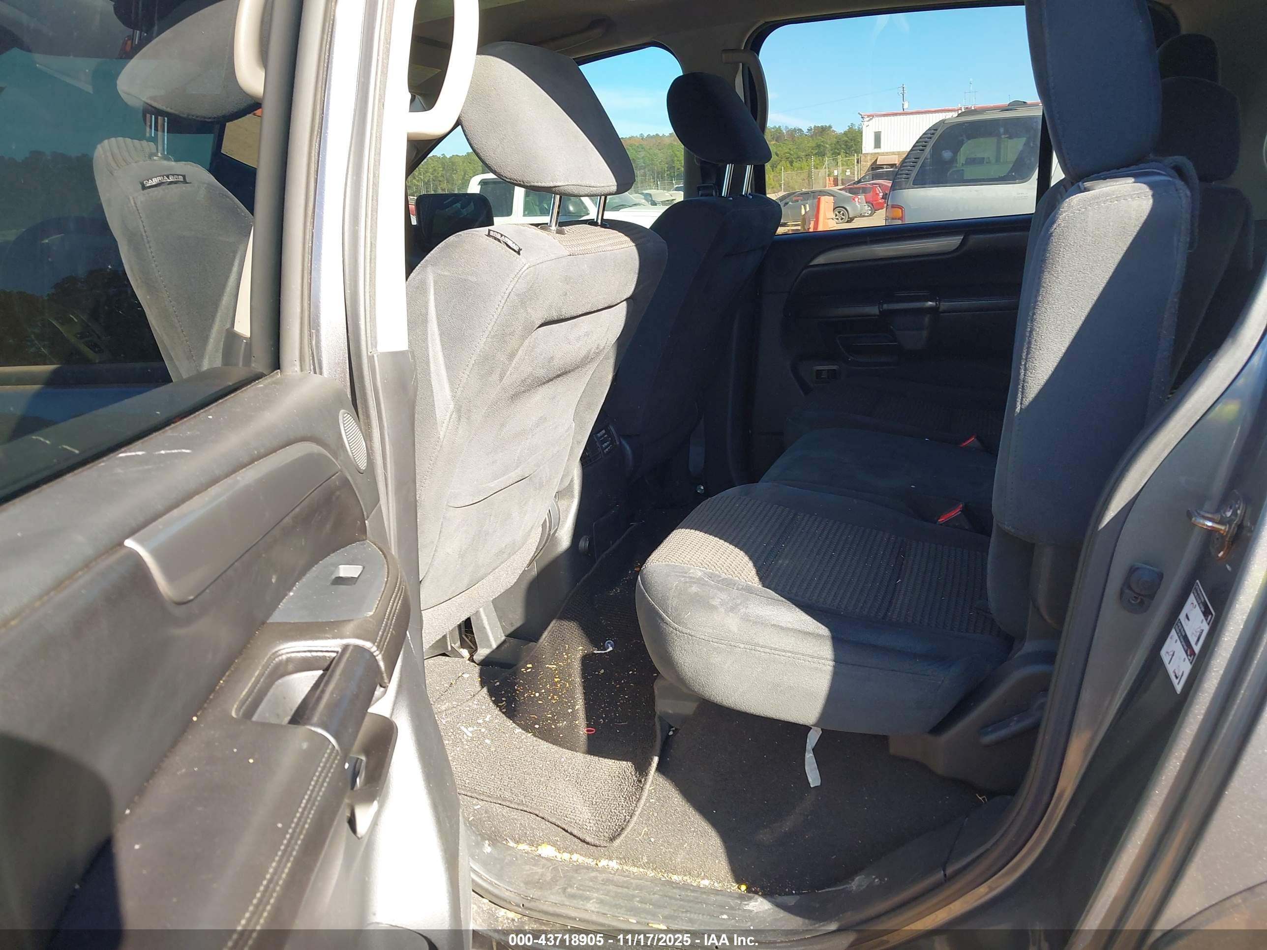 NISSAN ARMADA image 8