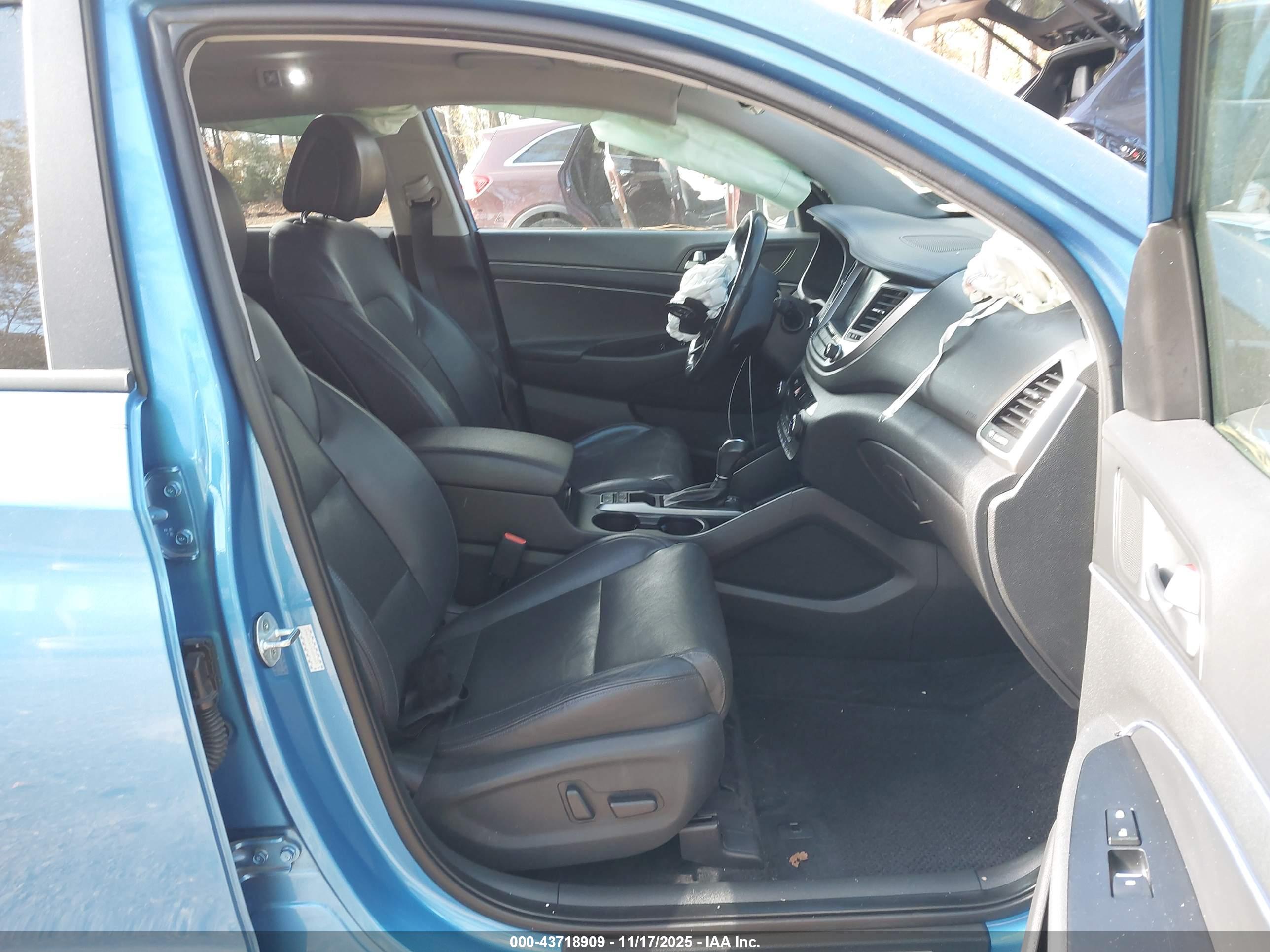 HYUNDAI TUCSON image 5