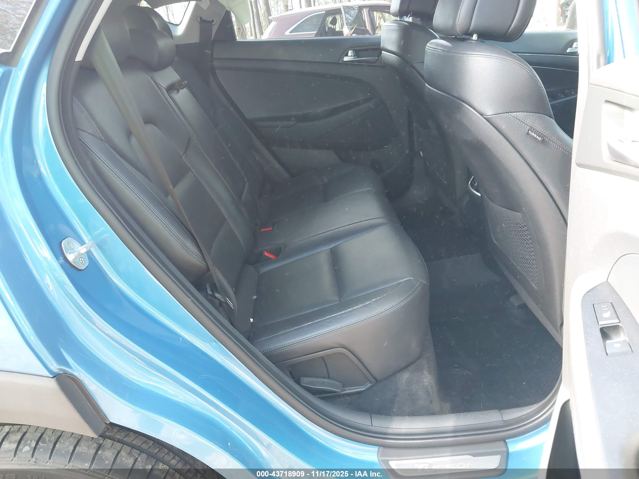 HYUNDAI TUCSON image 8