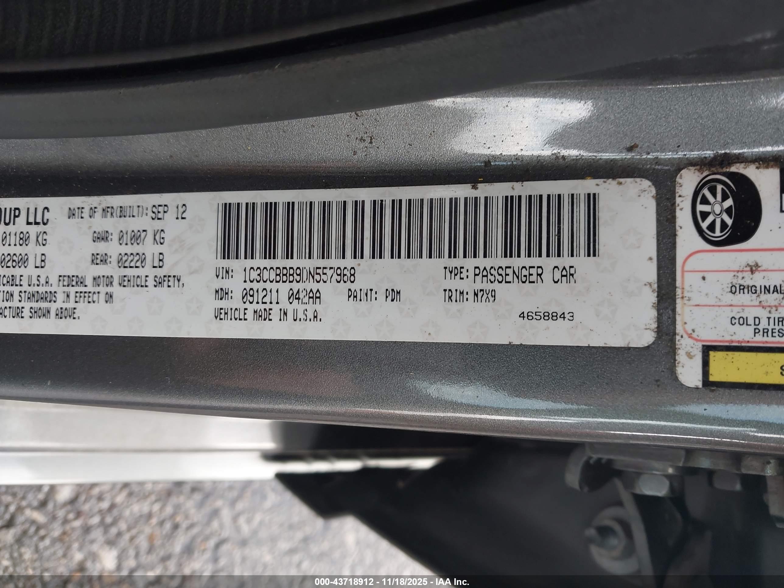 CHRYSLER 200 image 9