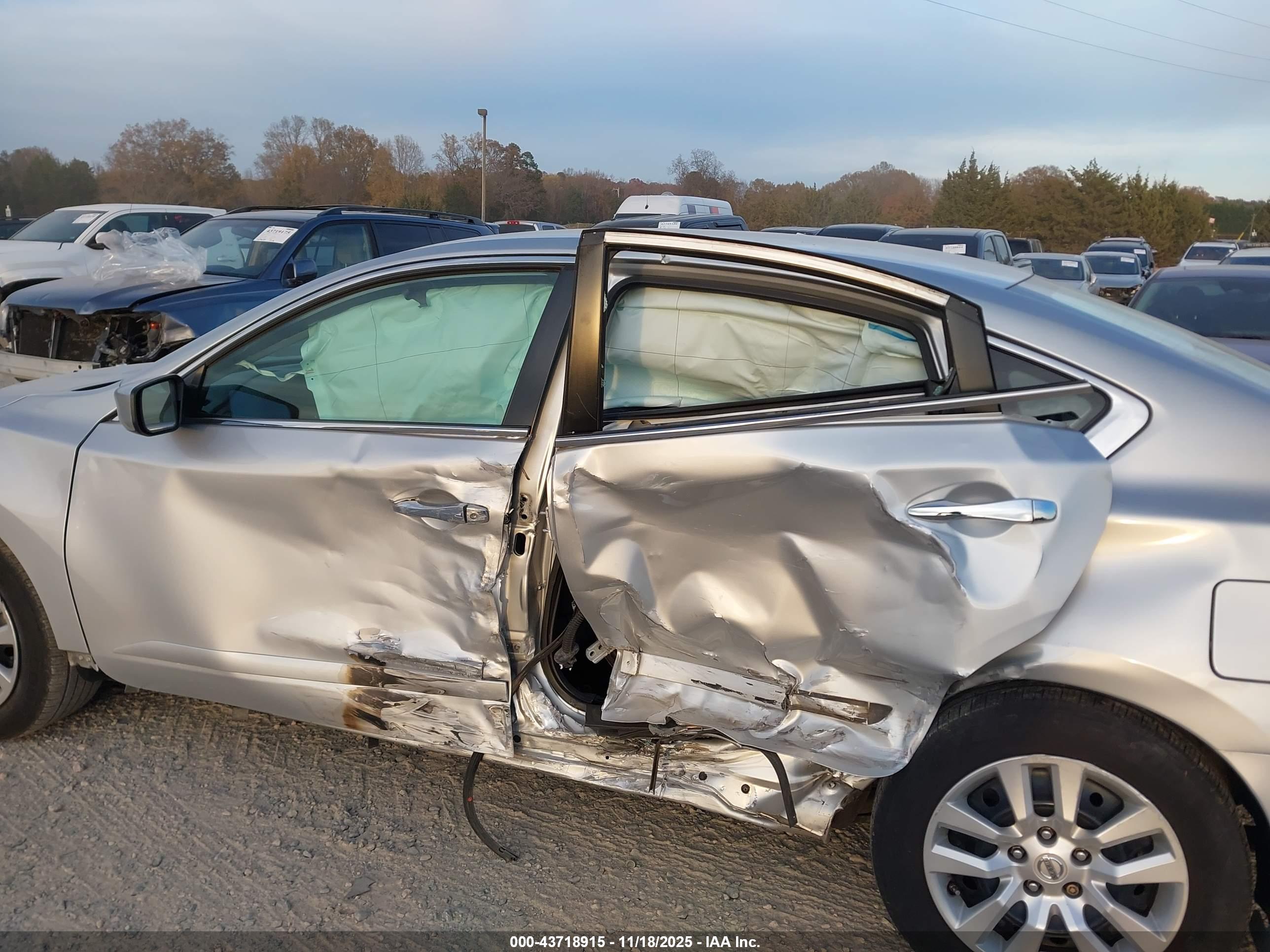 NISSAN ALTIMA image 6