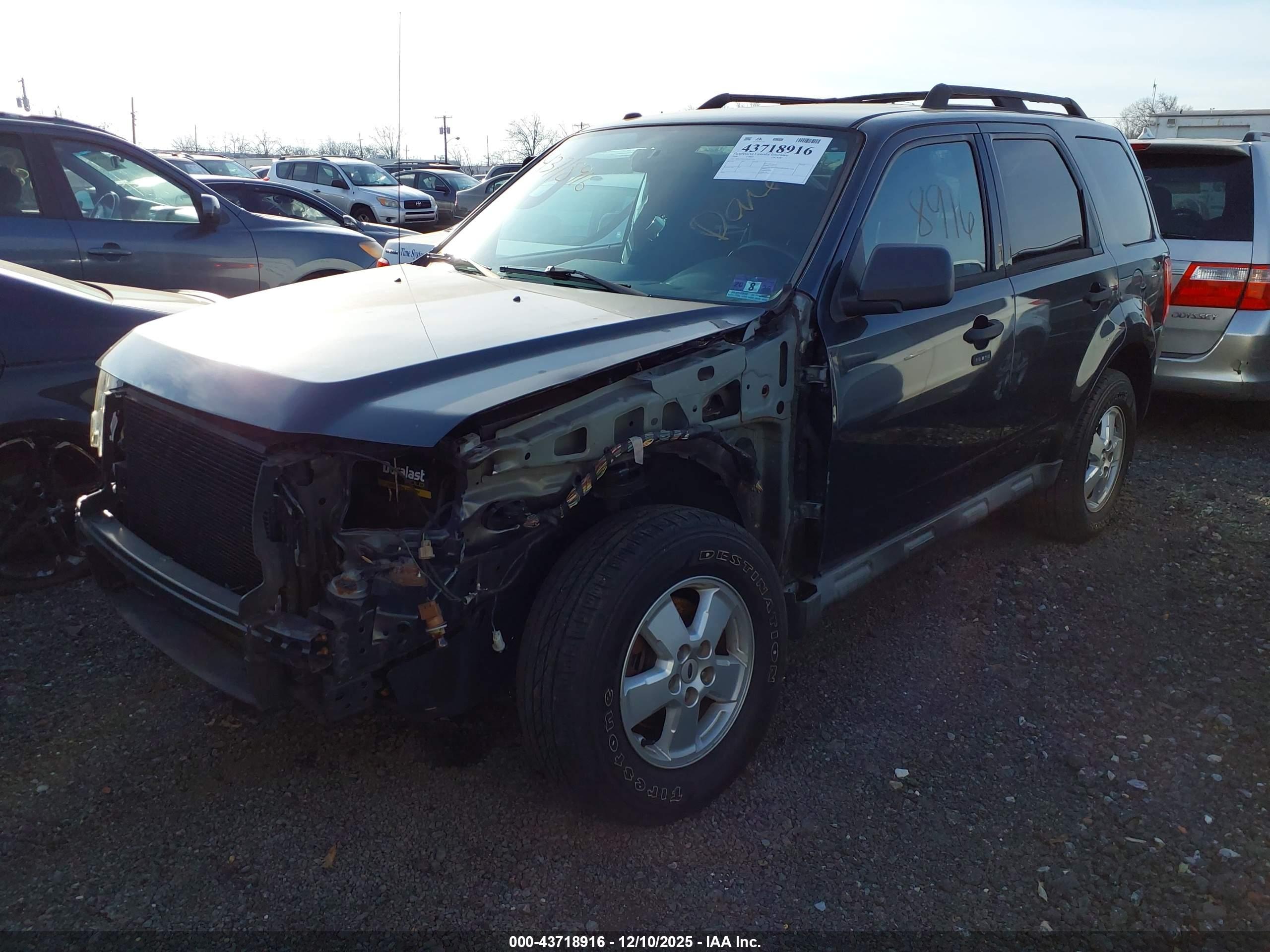 FORD ESCAPE image 2
