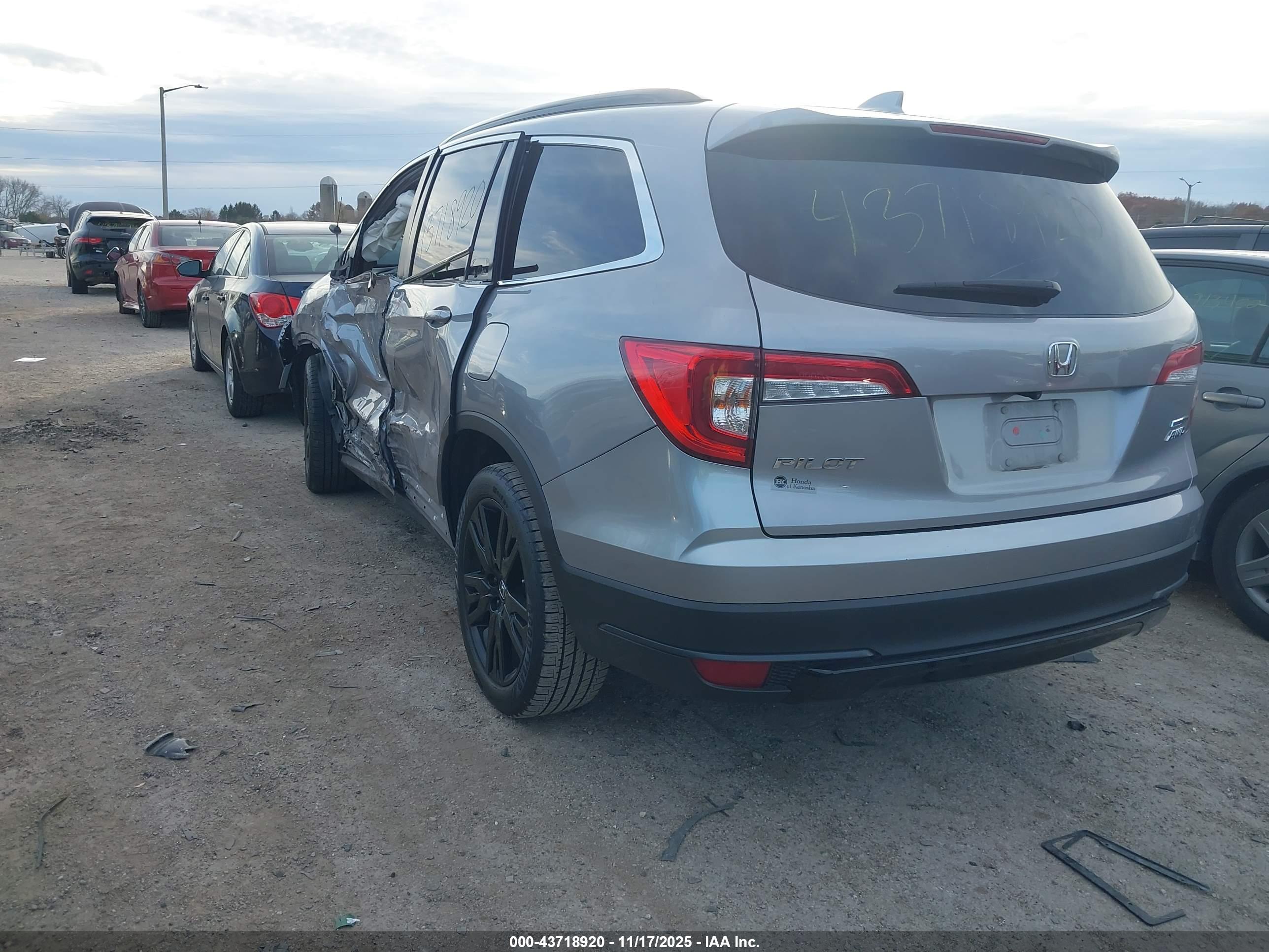 HONDA PILOT image 3