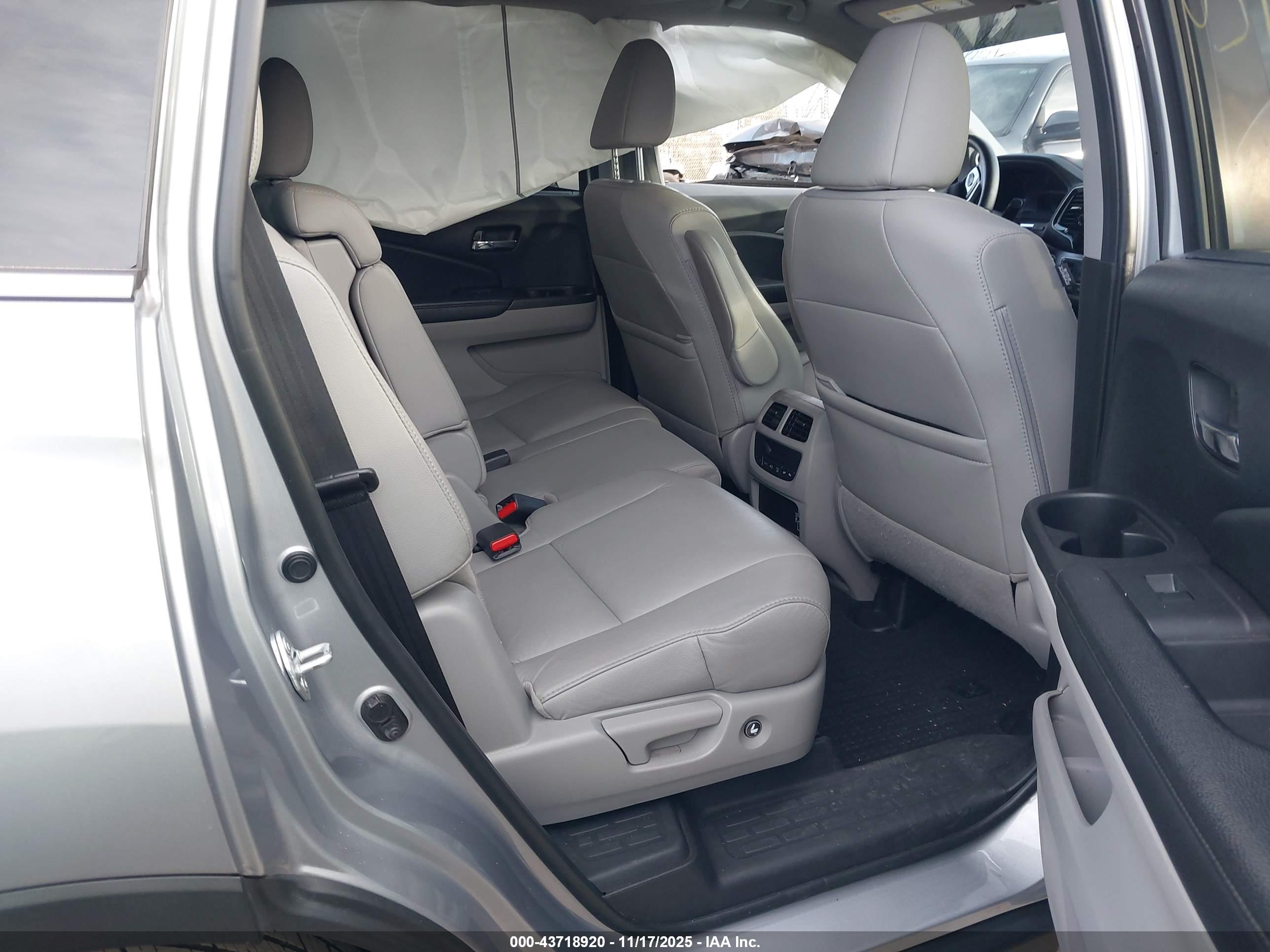 HONDA PILOT image 8