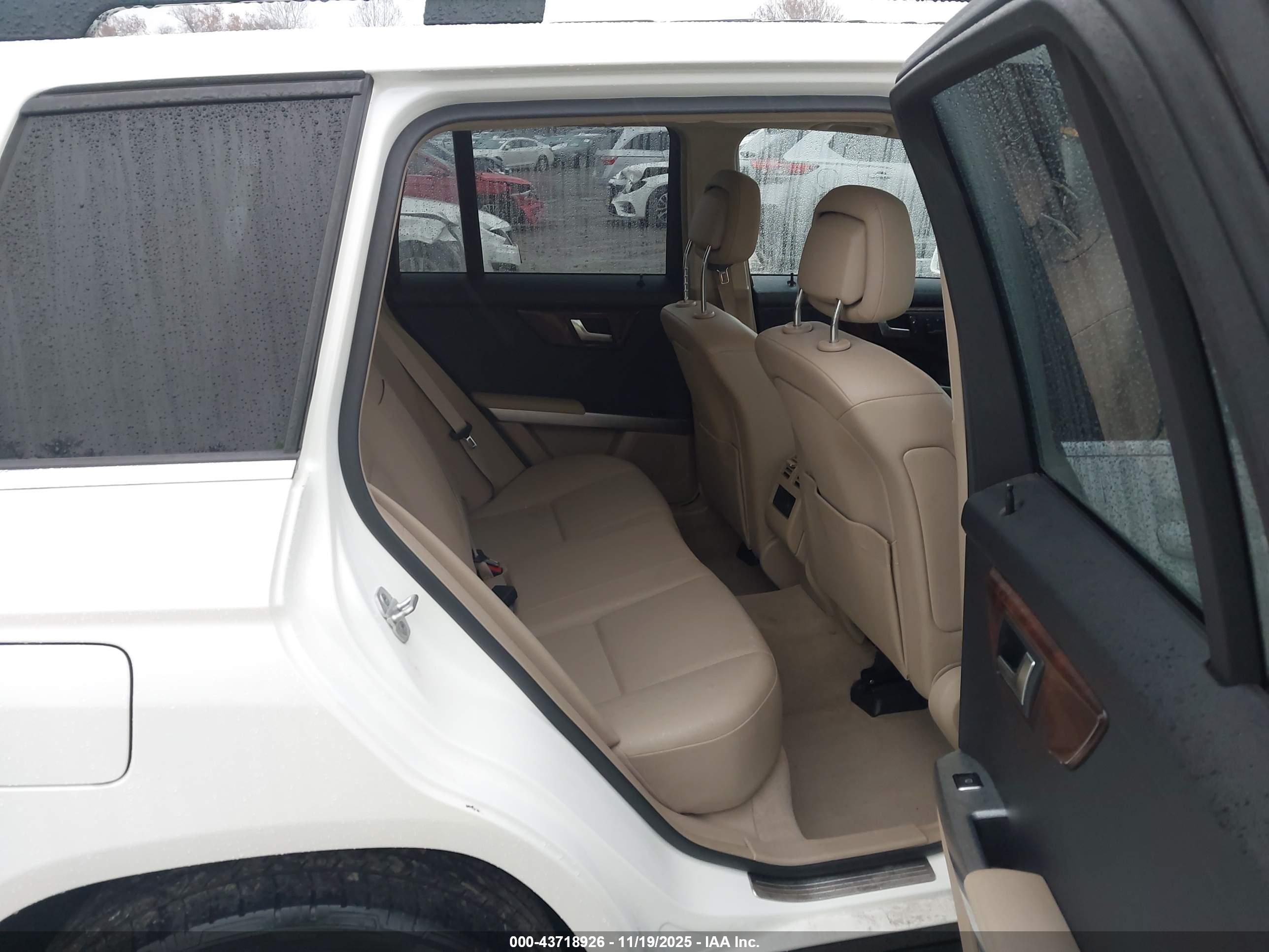 MERCEDES-BENZ GLK image 8