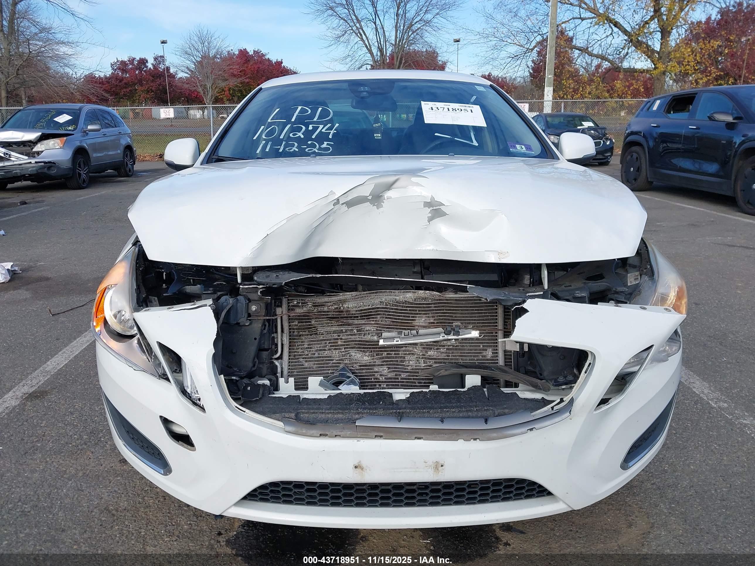 VOLVO S60 image 6
