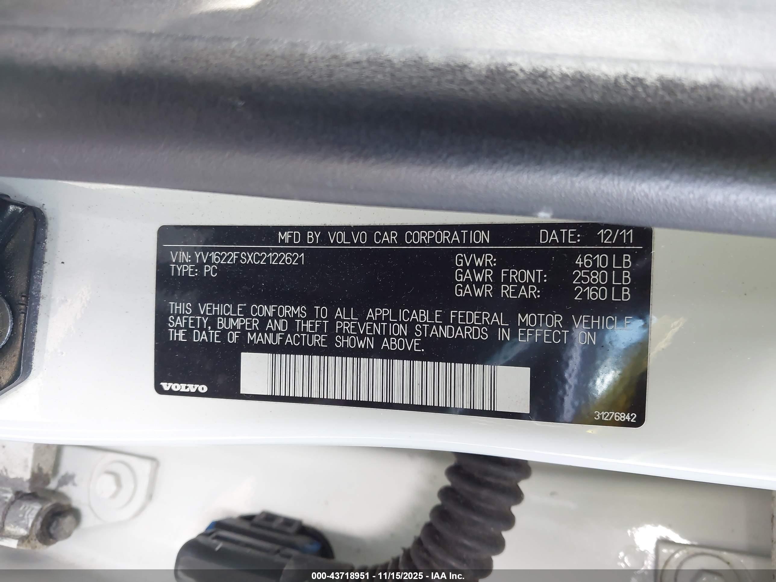 VOLVO S60 image 9
