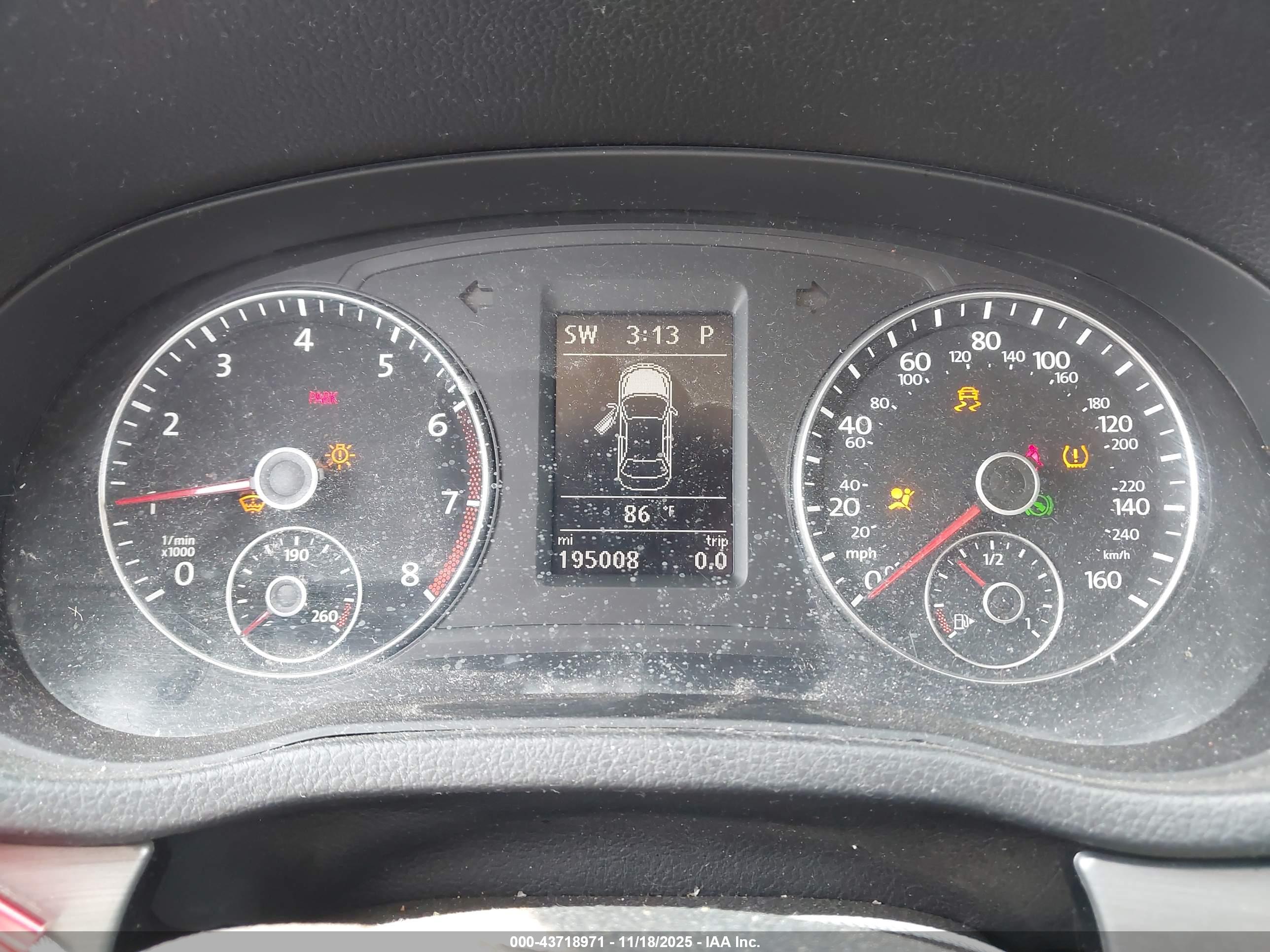 VOLKSWAGEN PASSAT image 7