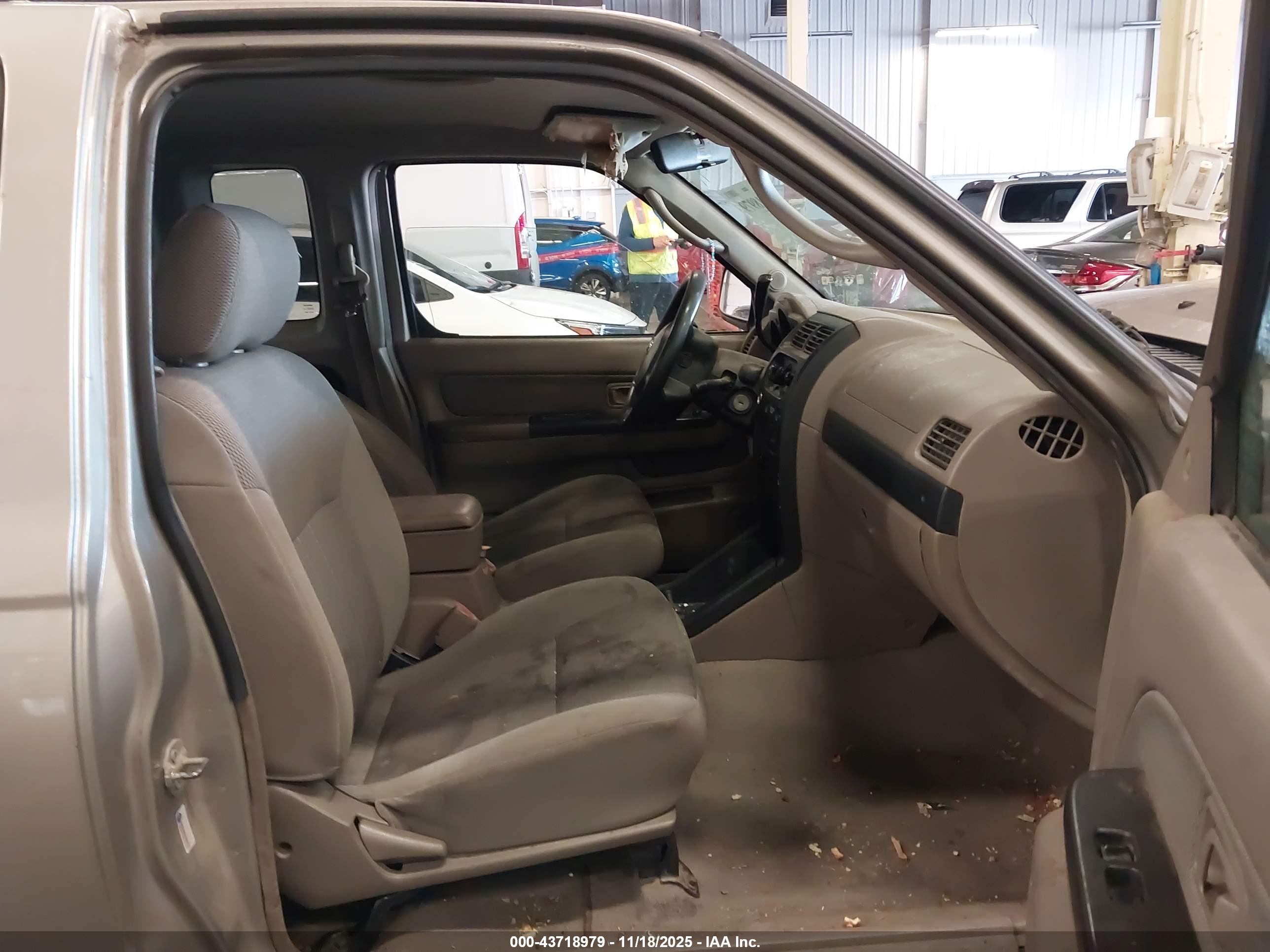 NISSAN FRONTIER image 5