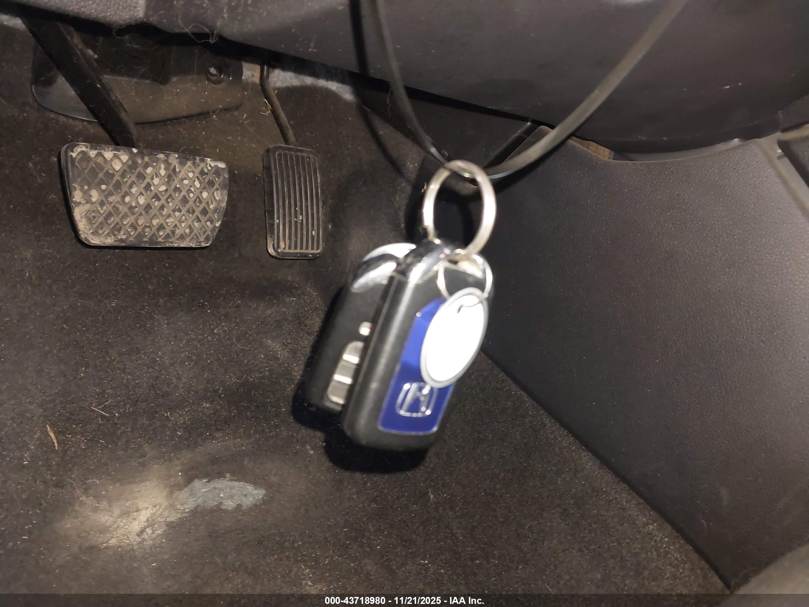 HONDA INSIGHT image 11