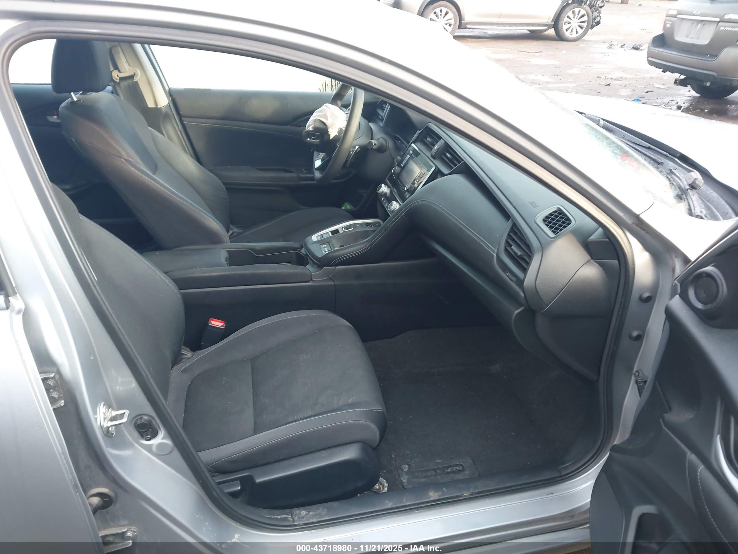 HONDA INSIGHT image 5