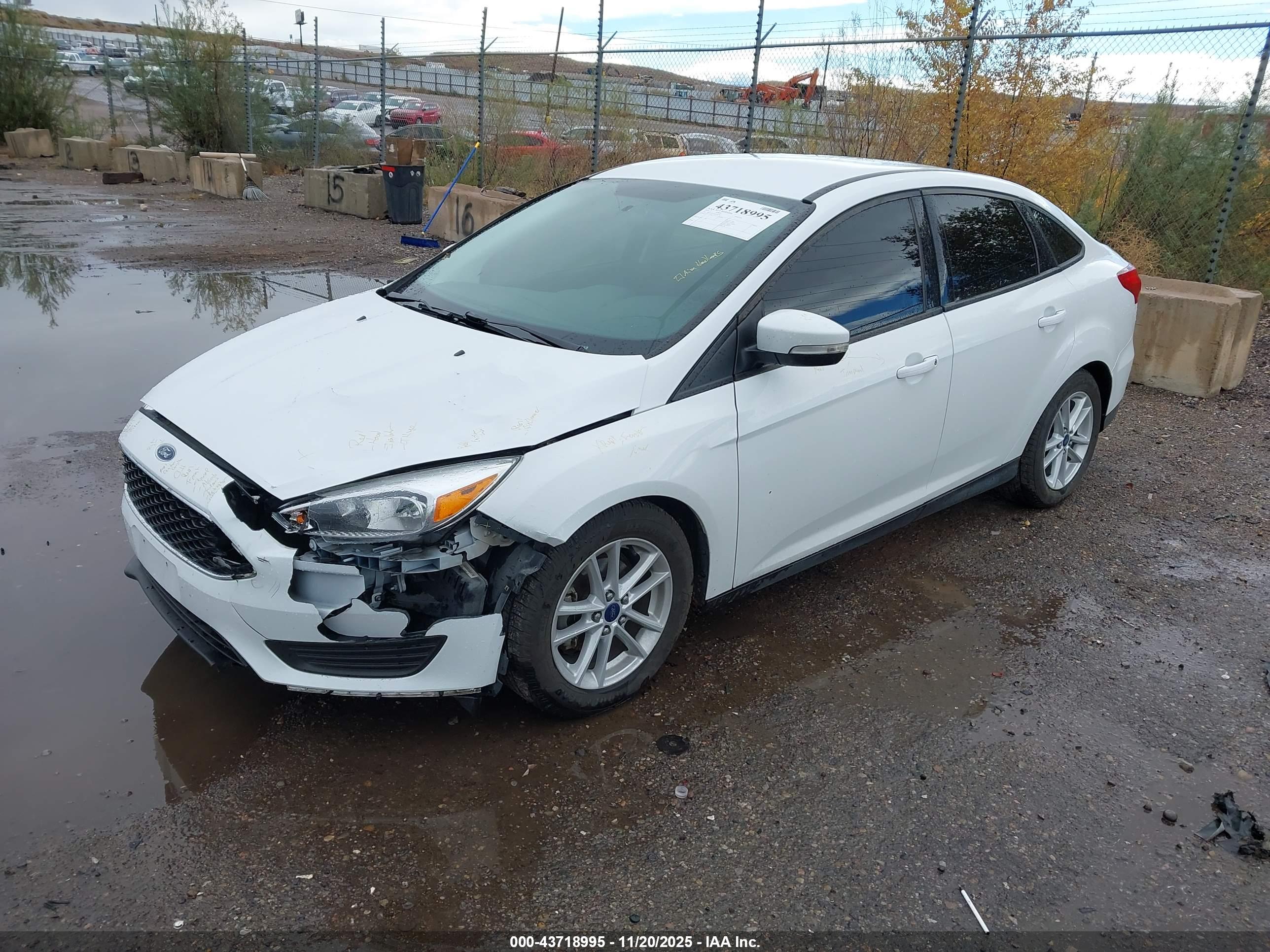 FORD FOCUS image 2