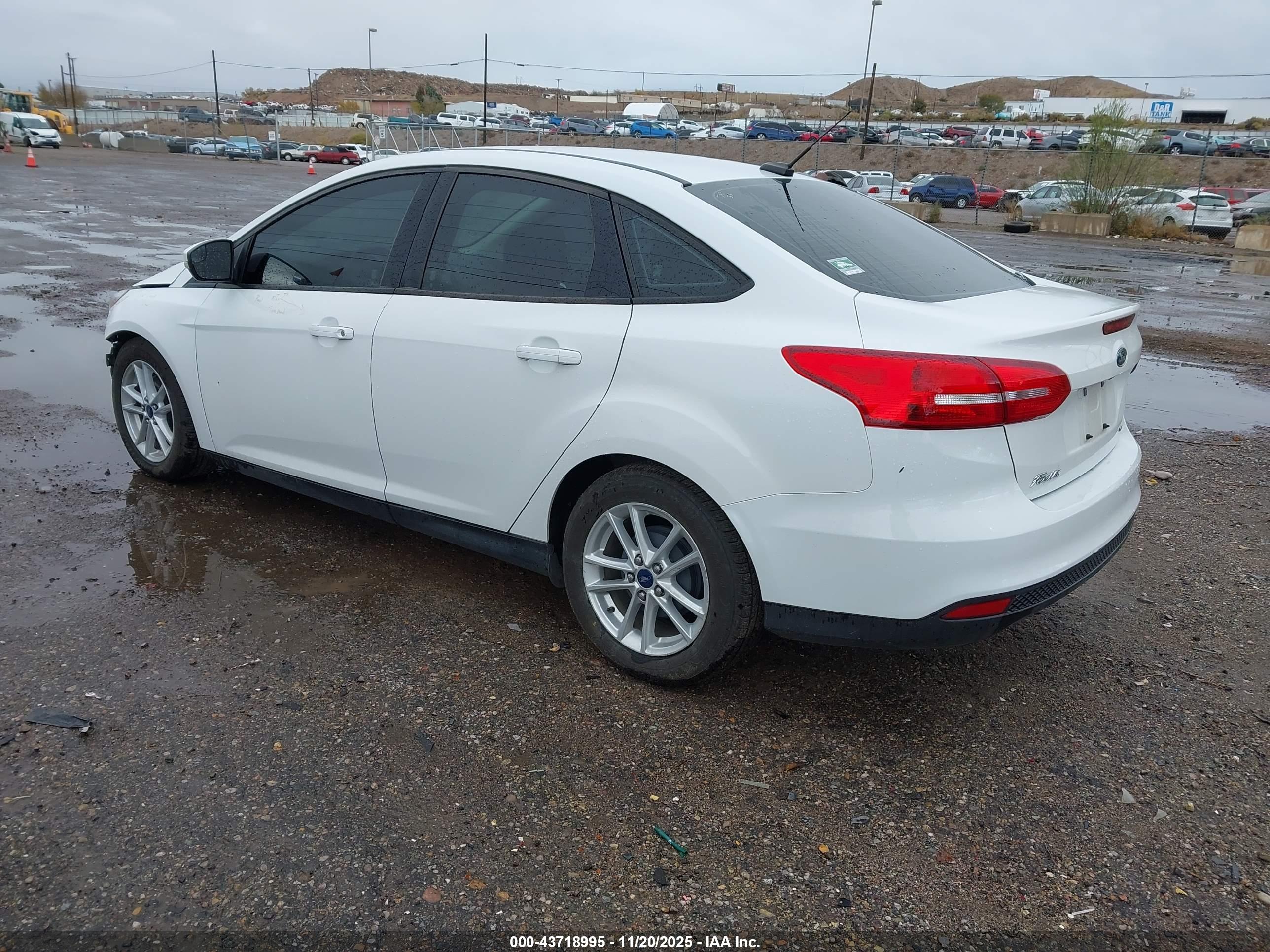 FORD FOCUS image 3