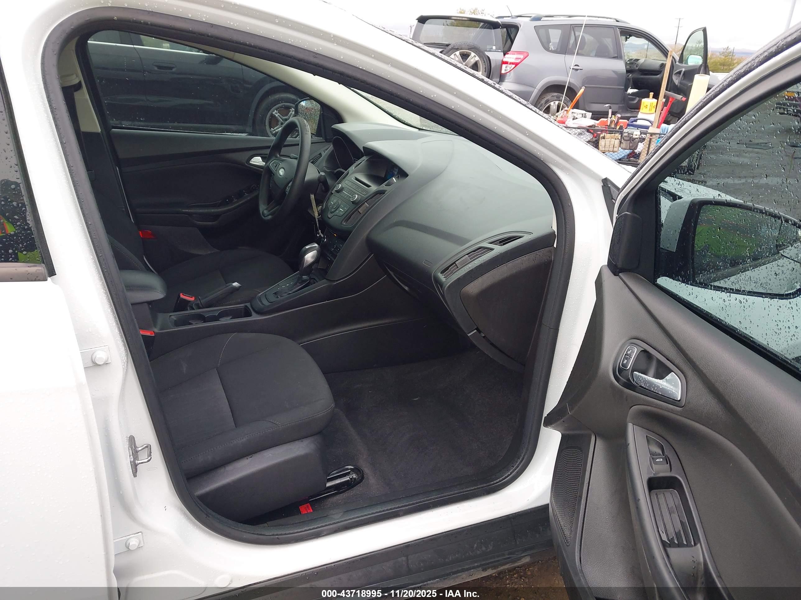 FORD FOCUS image 5