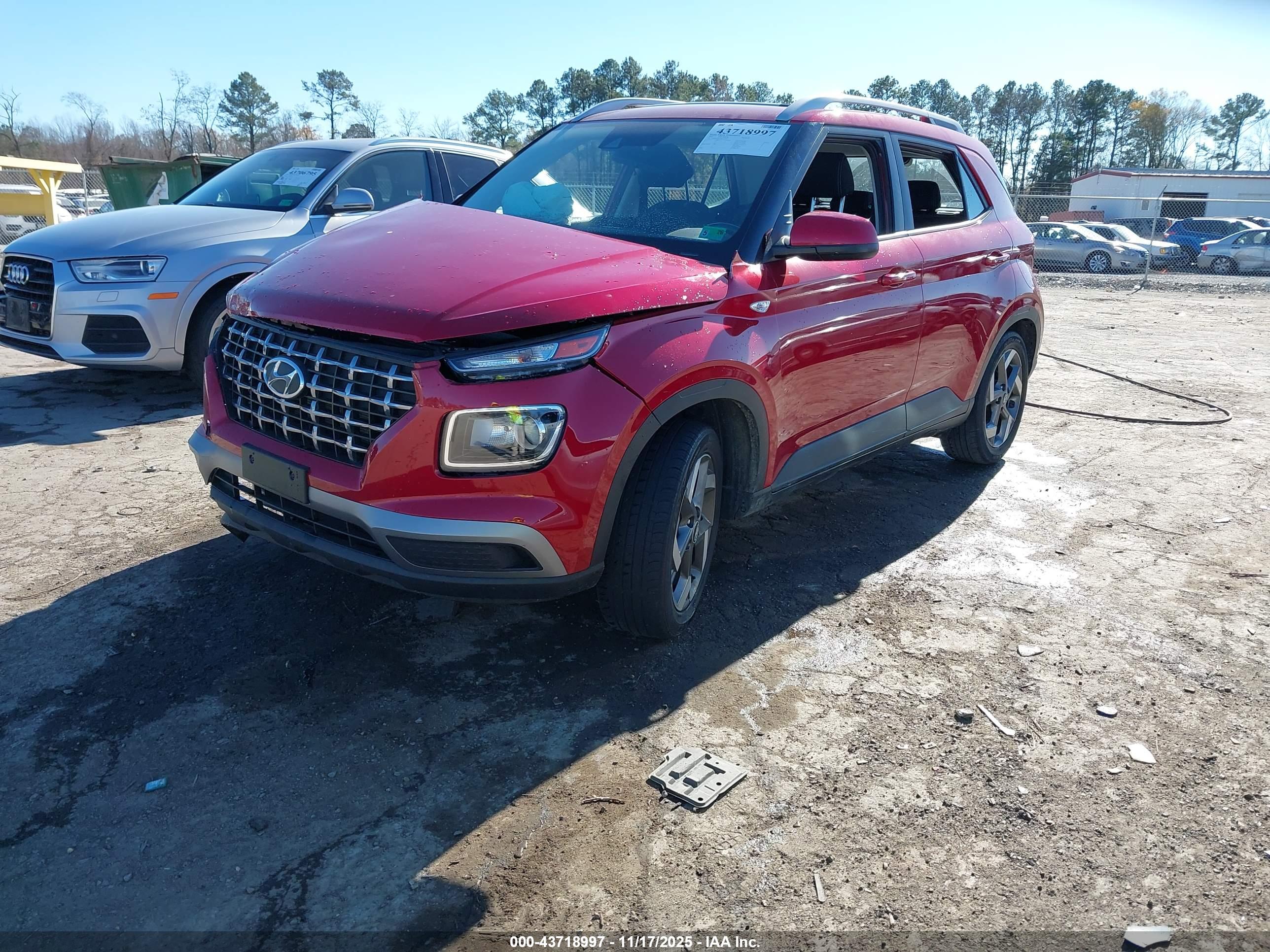 HYUNDAI VENUE image 2