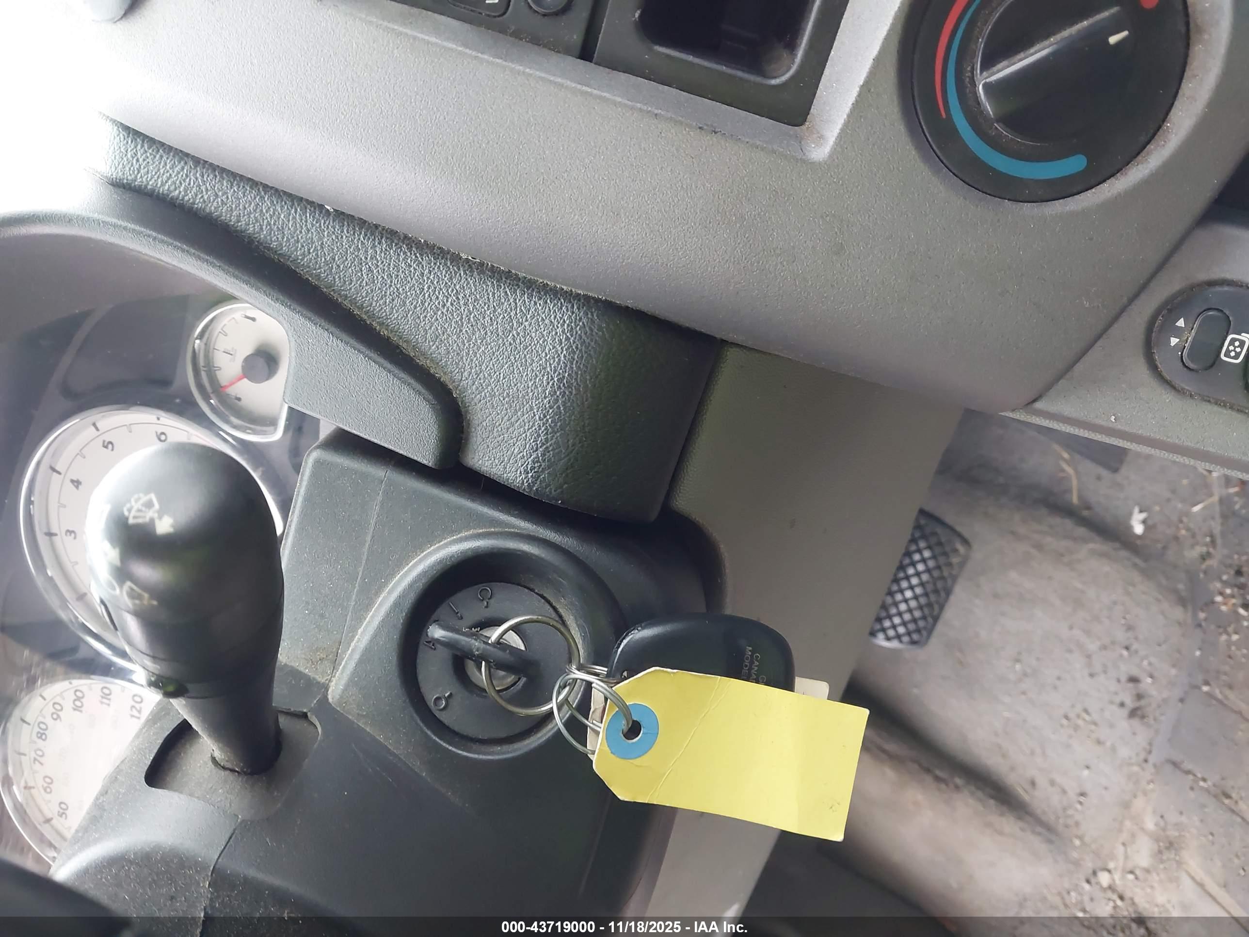 SATURN VUE image 11