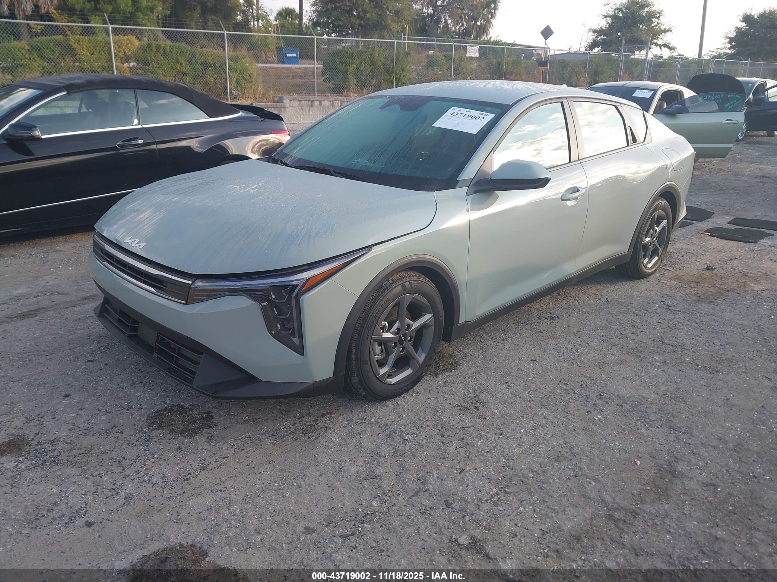 KIA K4 image 2