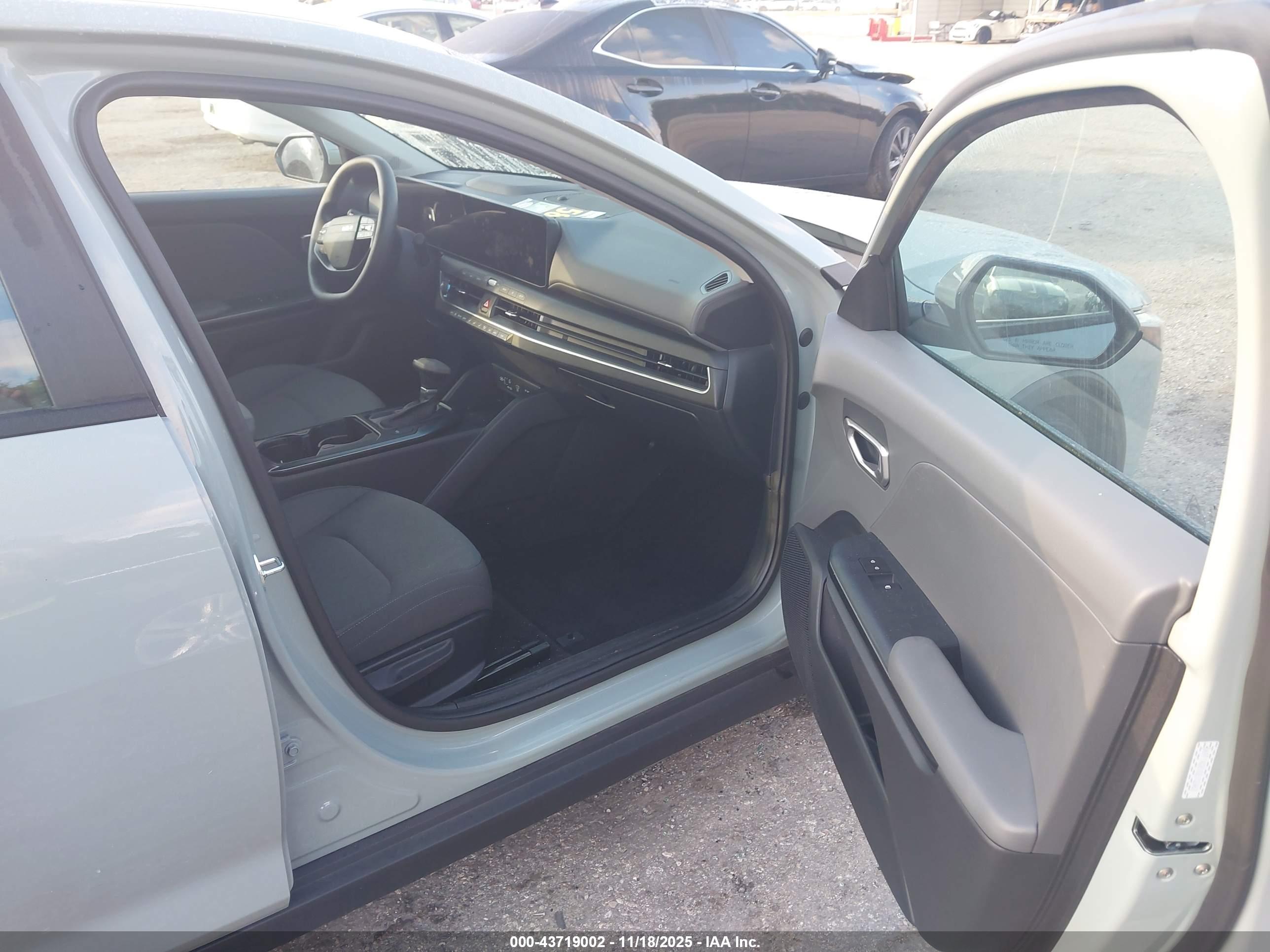 KIA K4 image 5