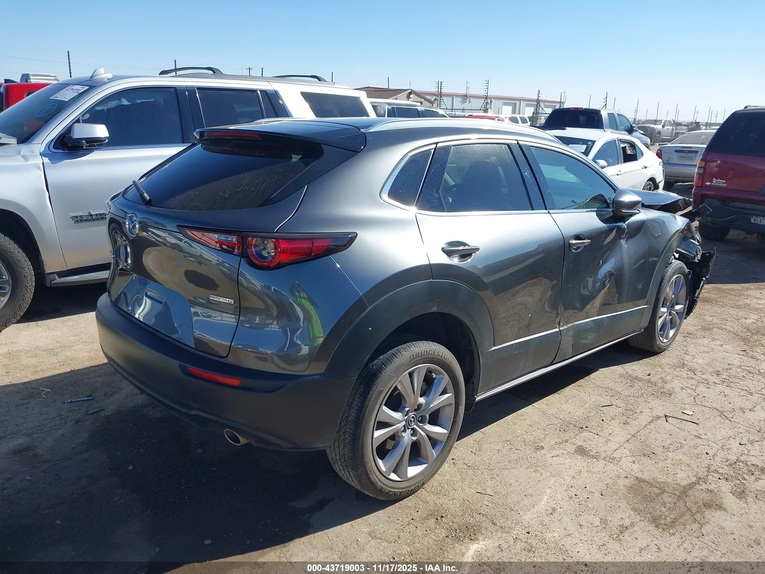 MAZDA CX-30 image 4