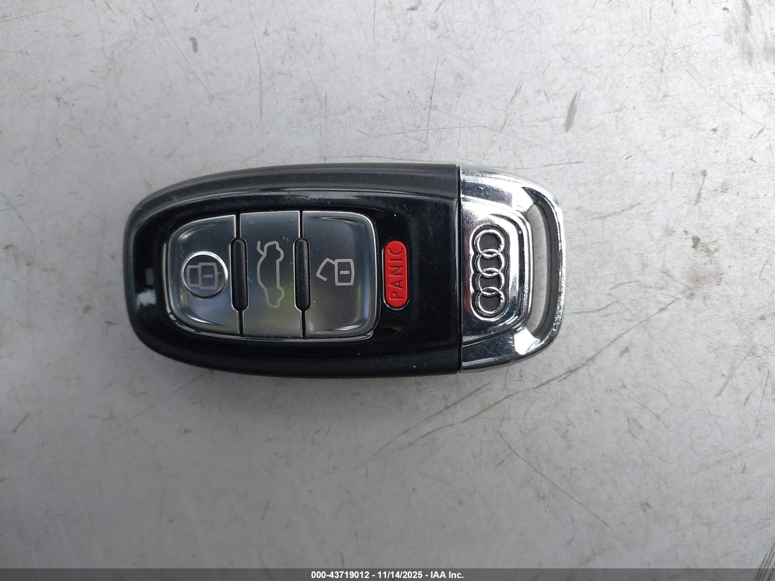 AUDI A8 image 11