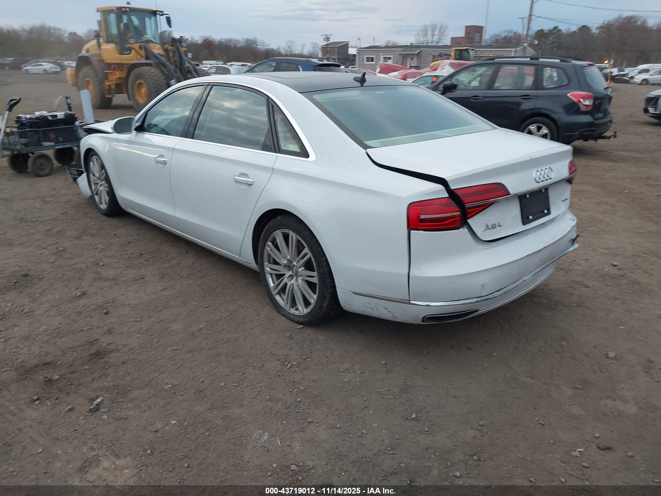 AUDI A8 image 3
