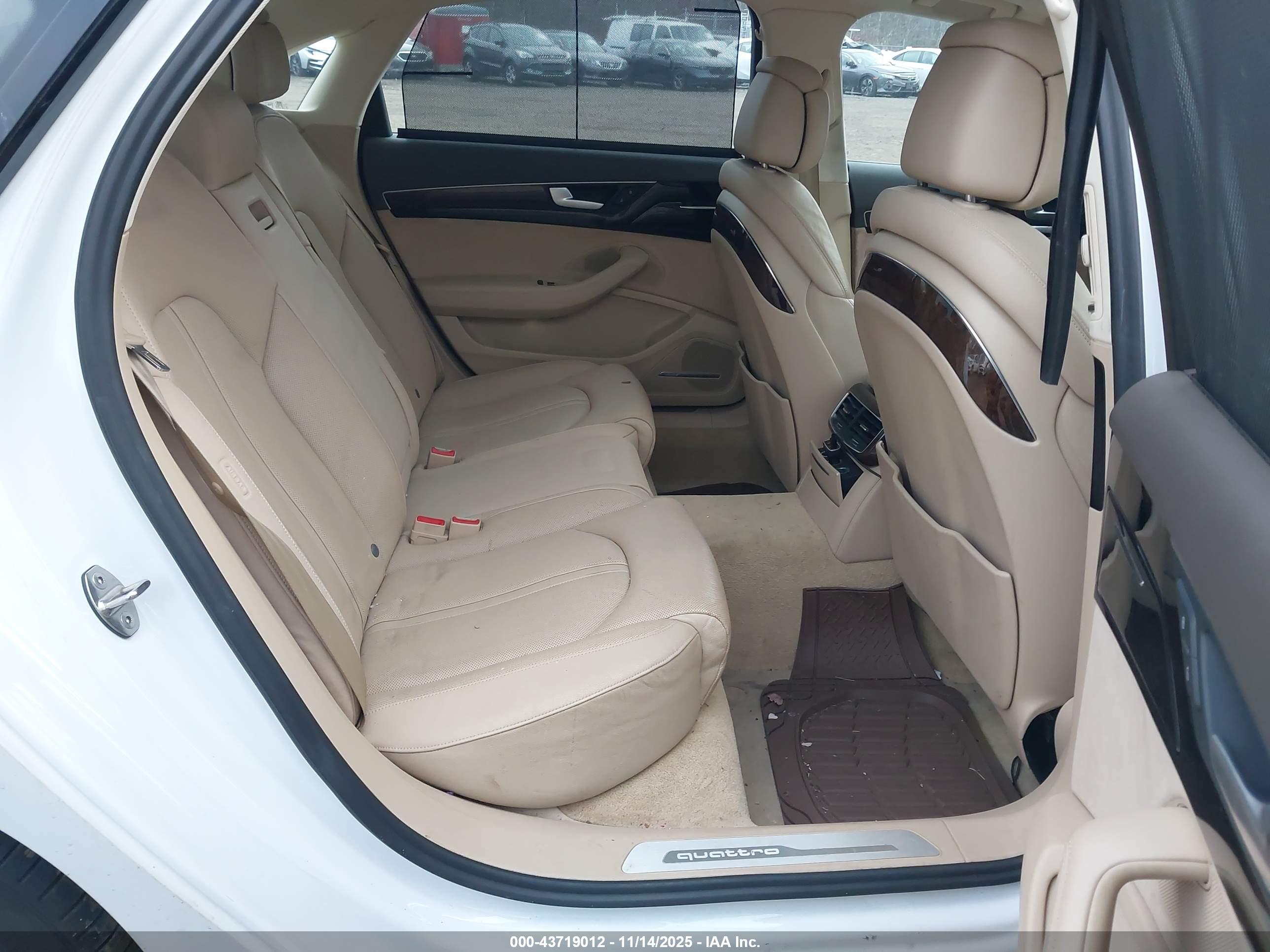 AUDI A8 image 8