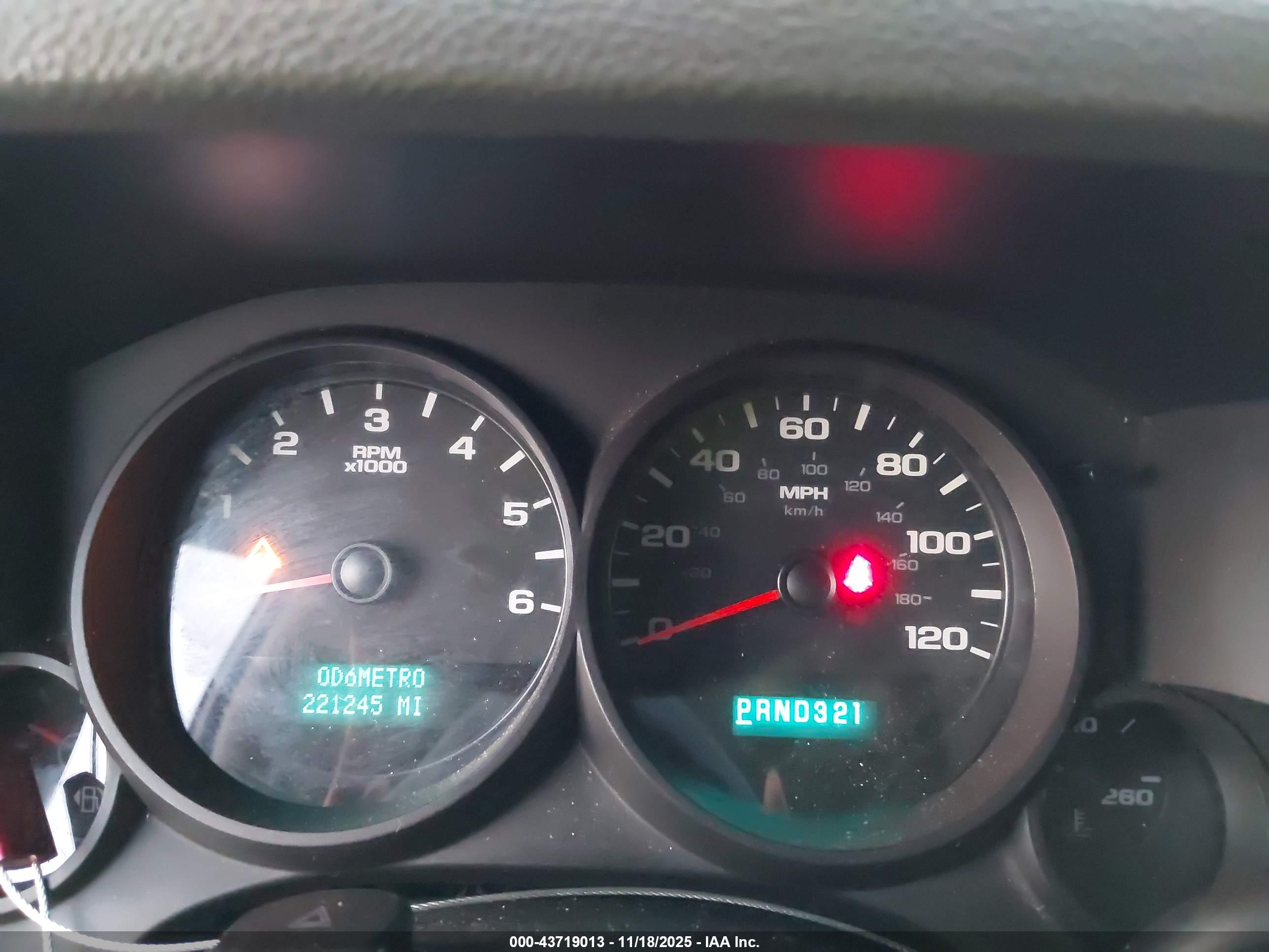 CHEVROLET SILVERADO image 7