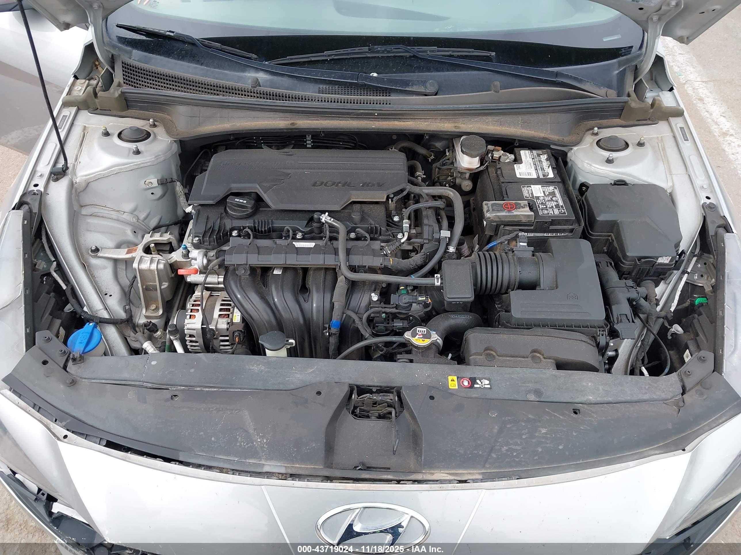 HYUNDAI ELANTRA image 10