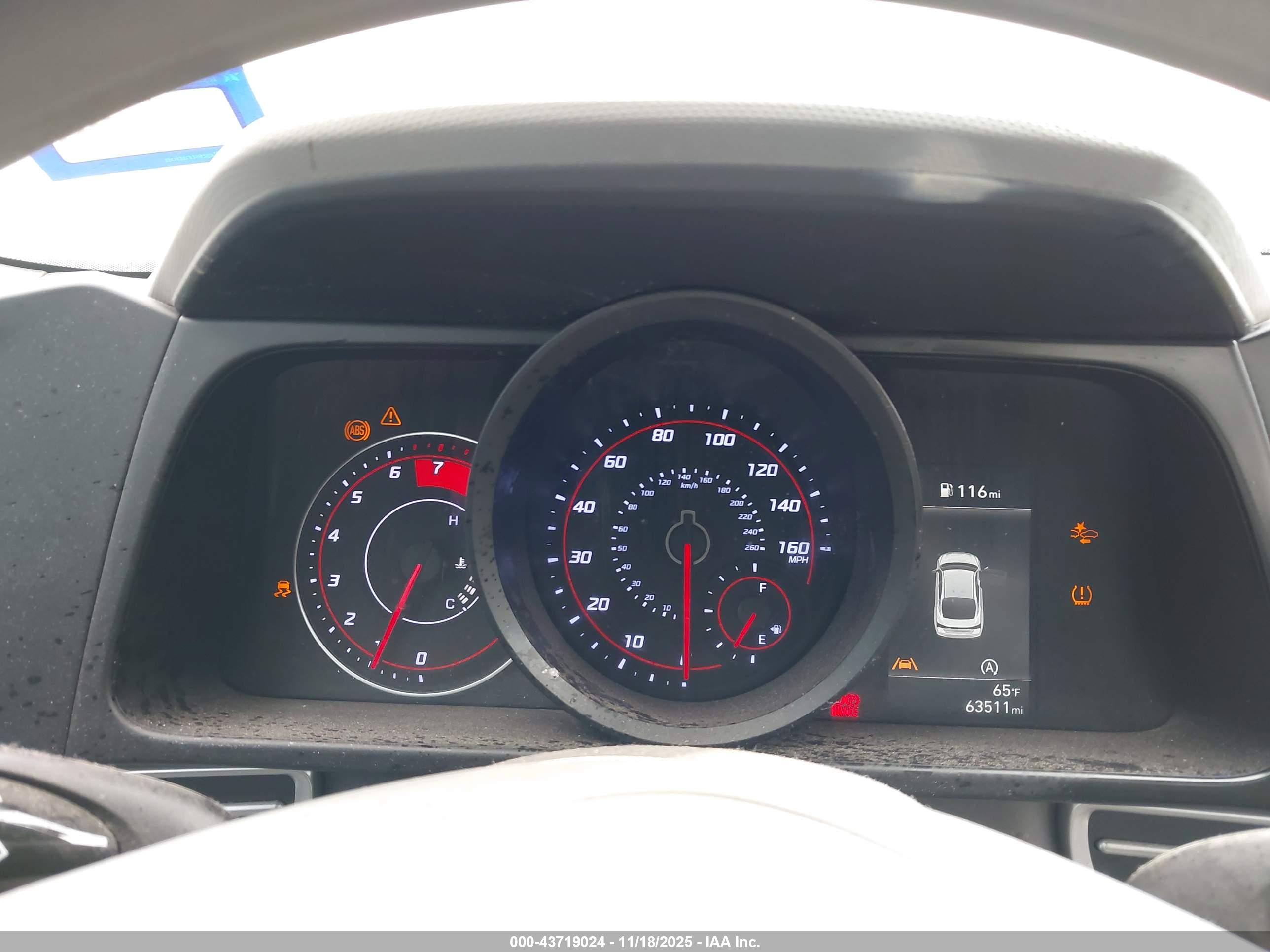 HYUNDAI ELANTRA image 7