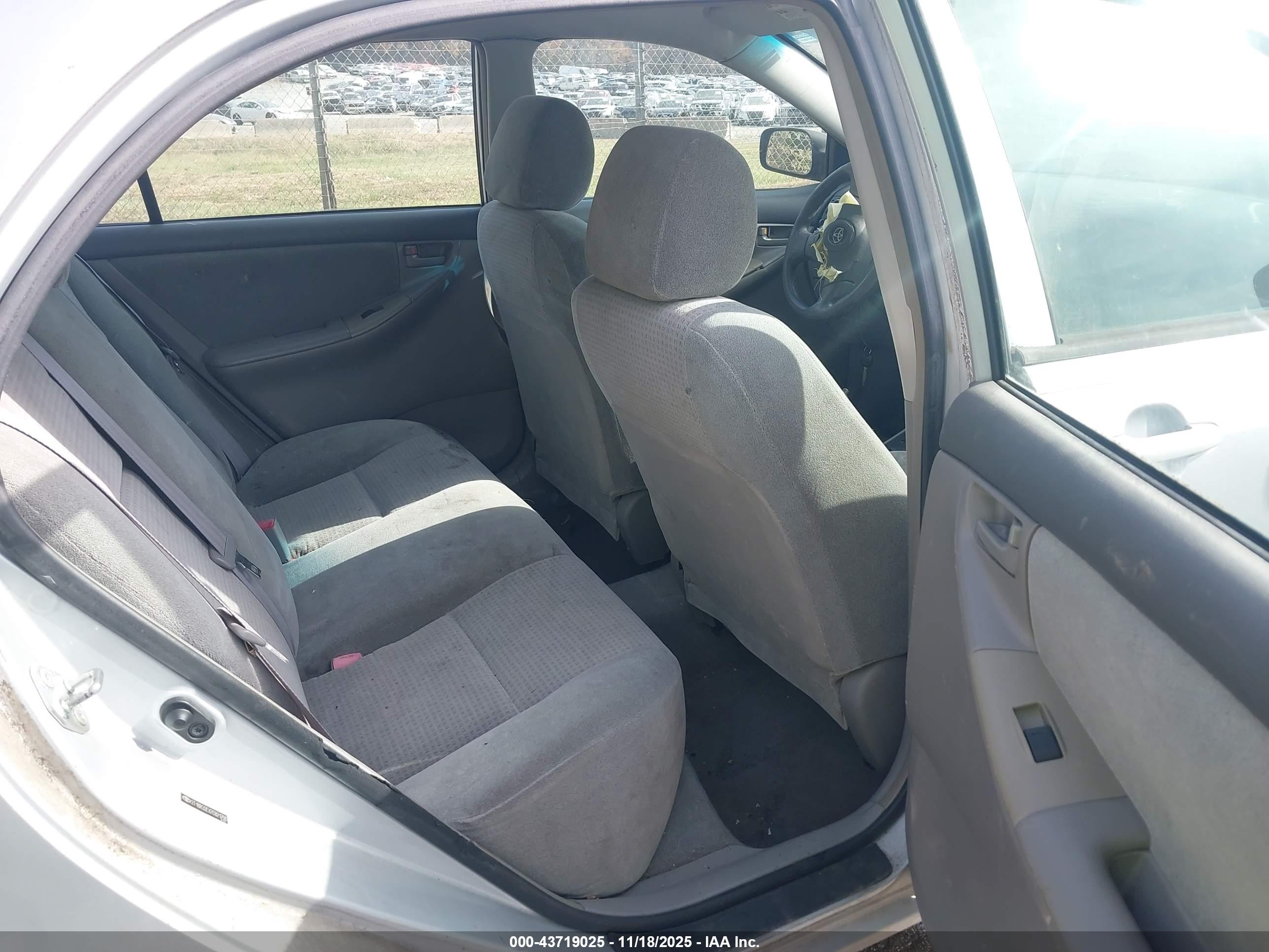 TOYOTA COROLLA image 8