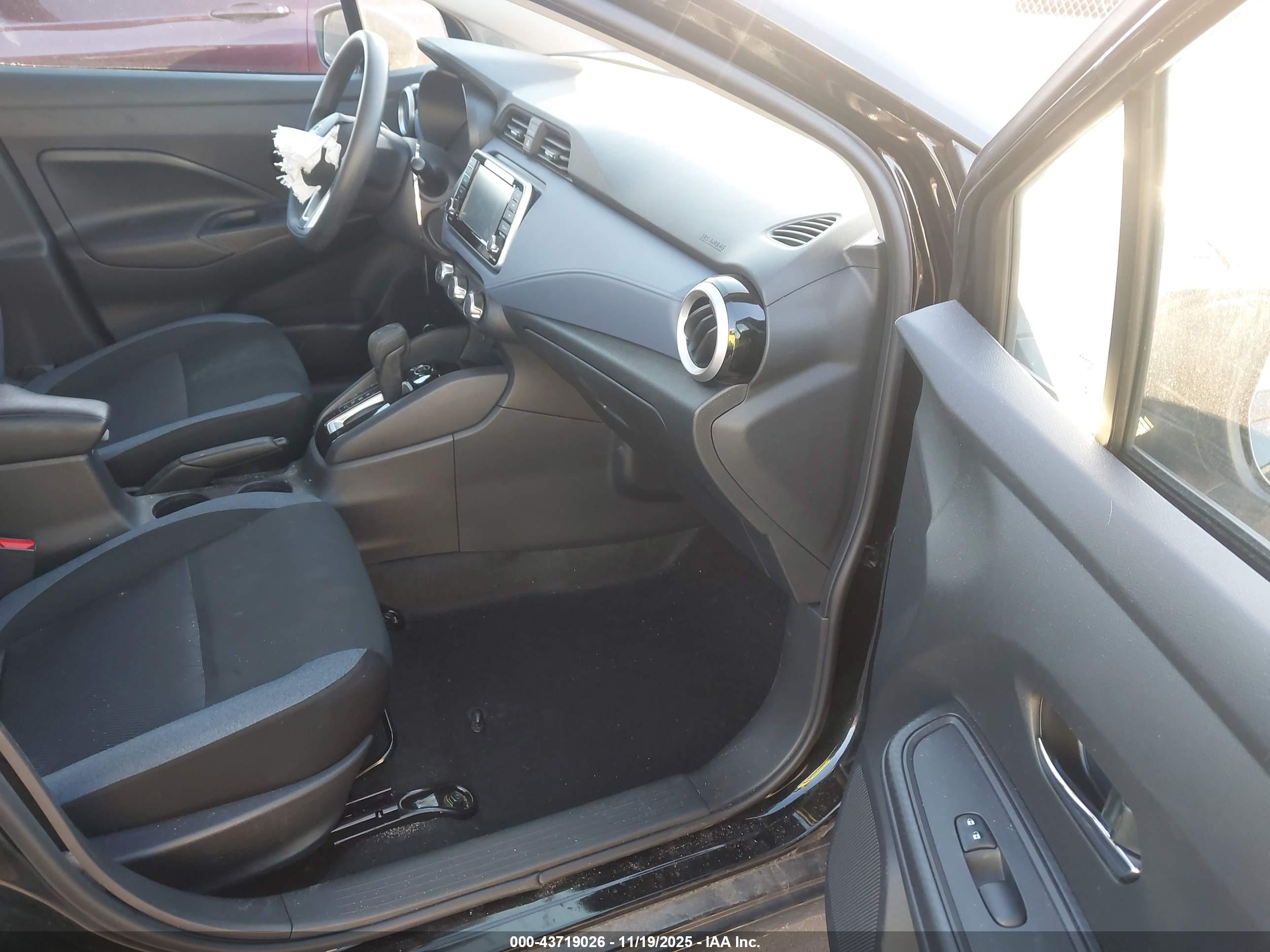 NISSAN VERSA image 5
