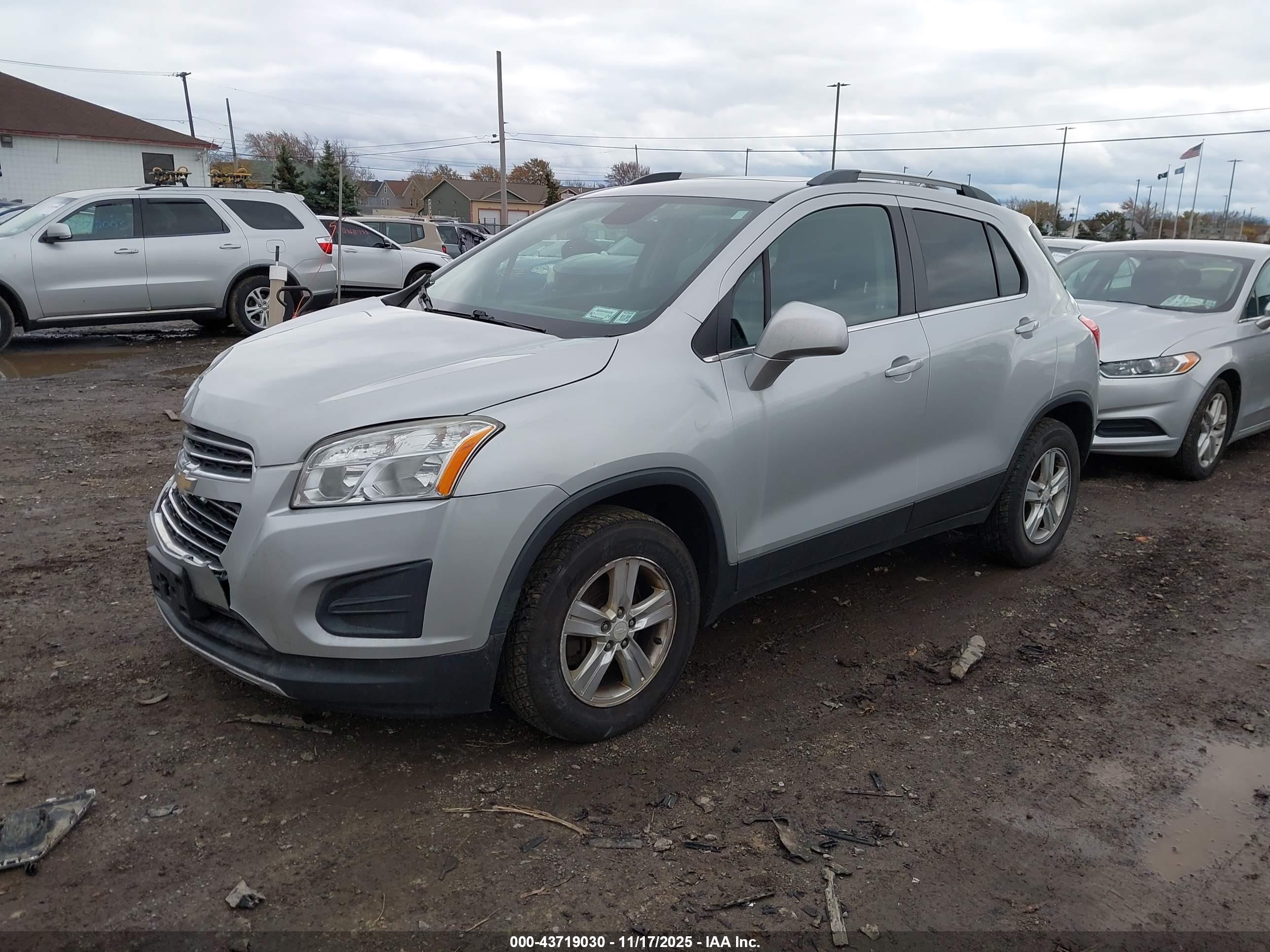 CHEVROLET TRAX image 2