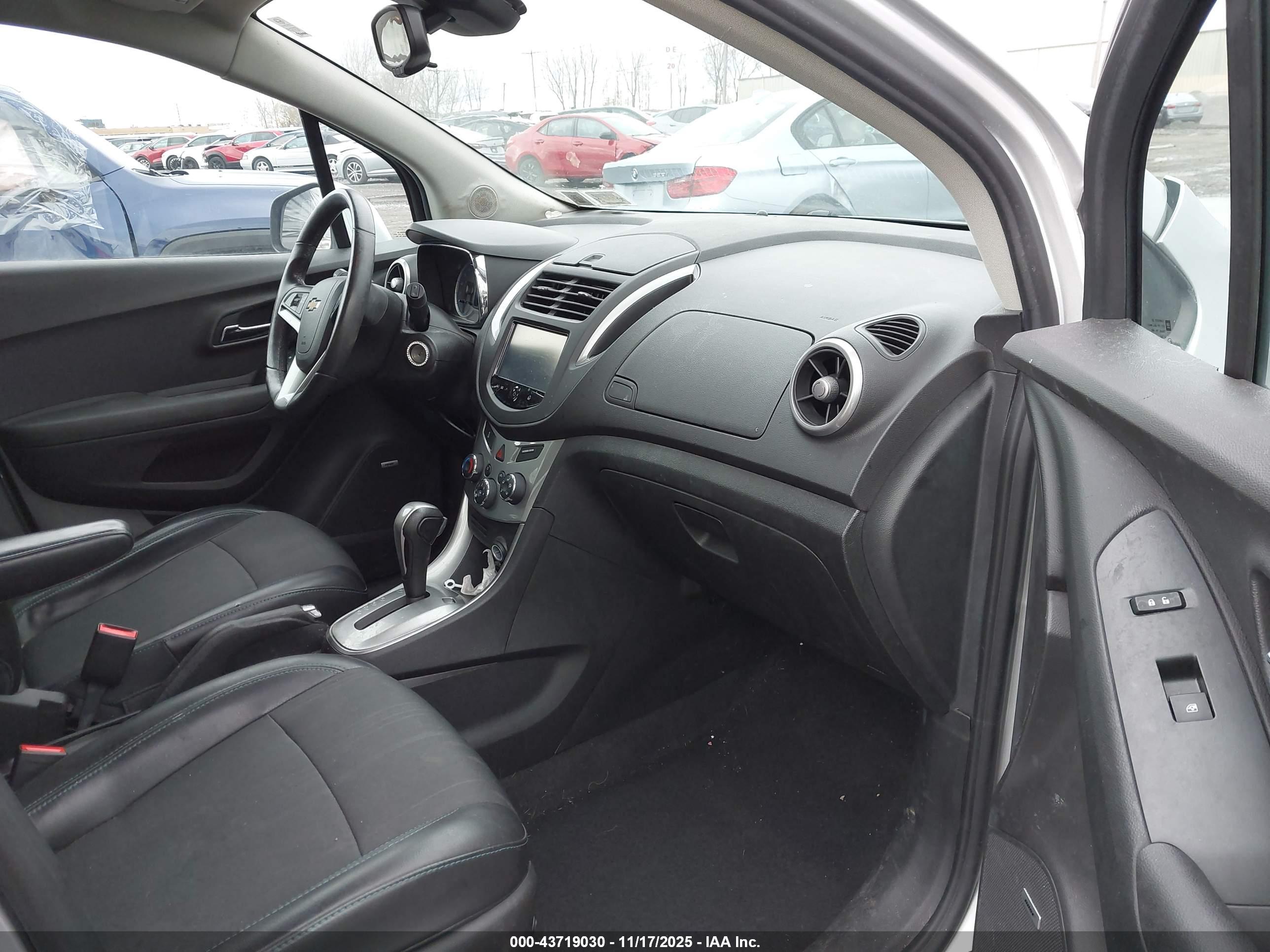 CHEVROLET TRAX image 5
