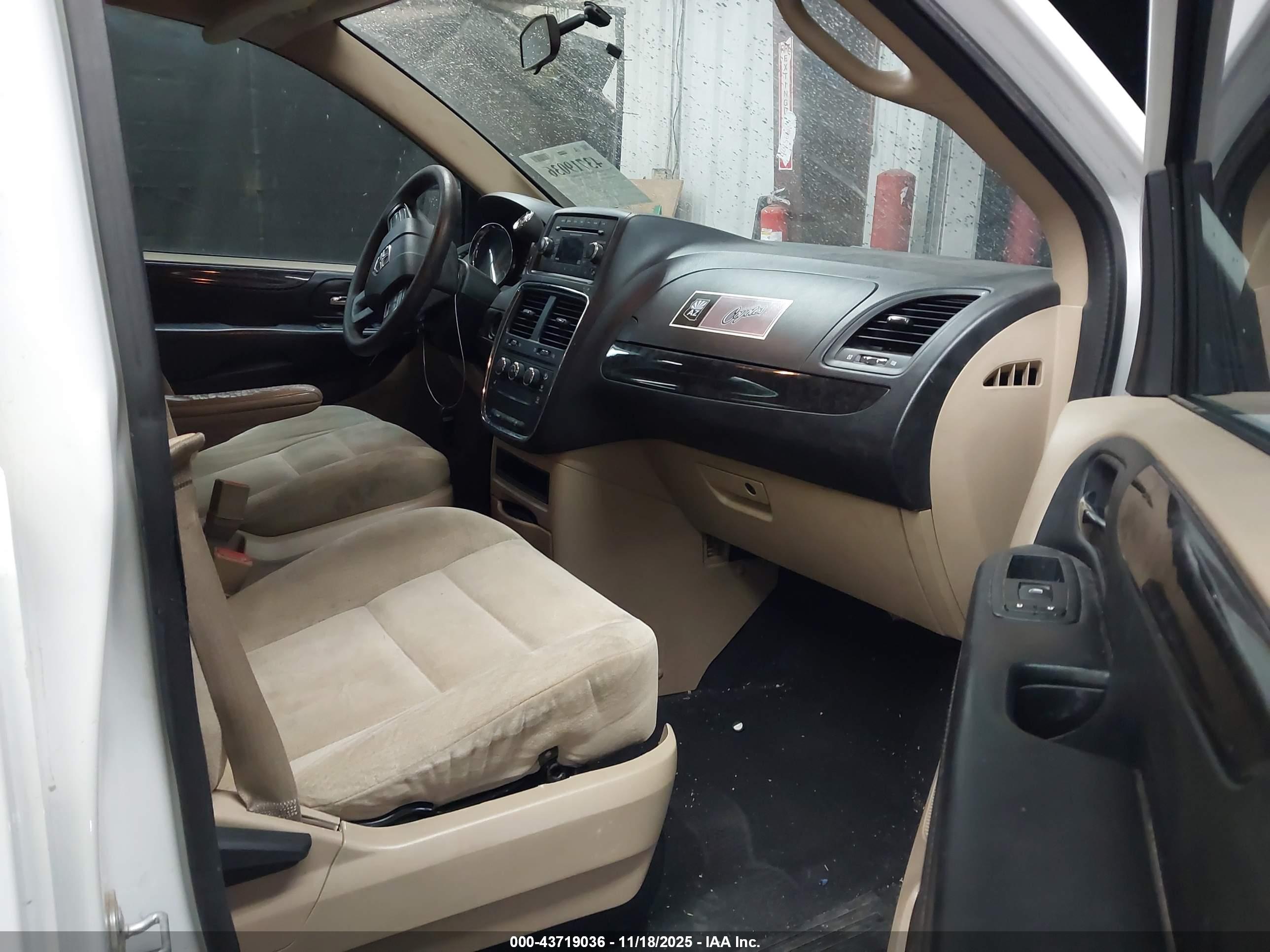 DODGE GRAND image 5