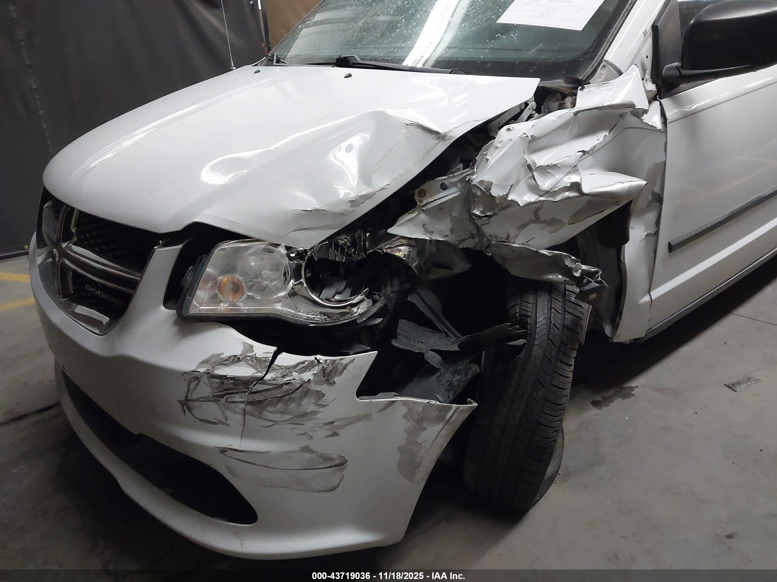 DODGE GRAND image 6