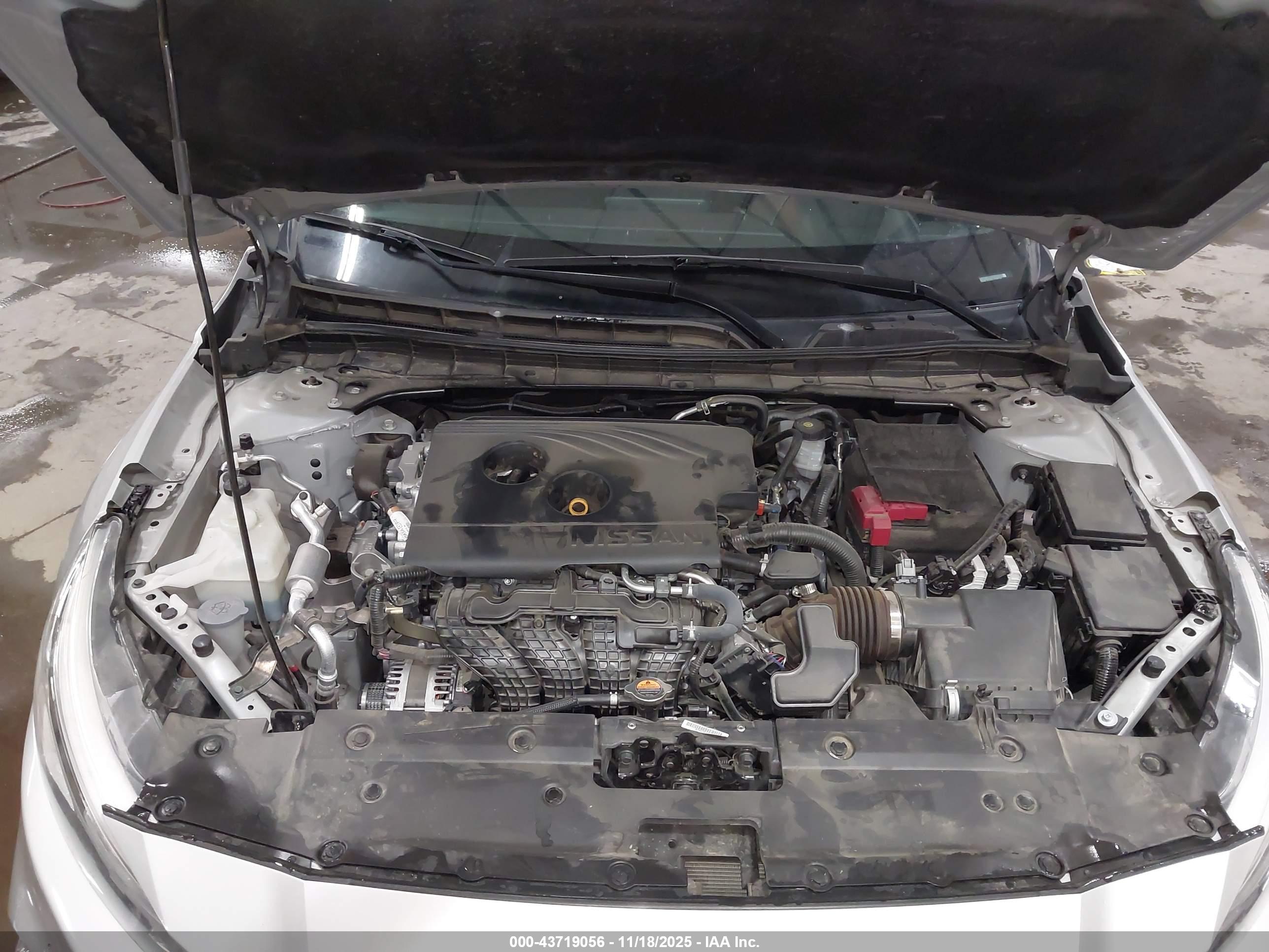 NISSAN ALTIMA image 10