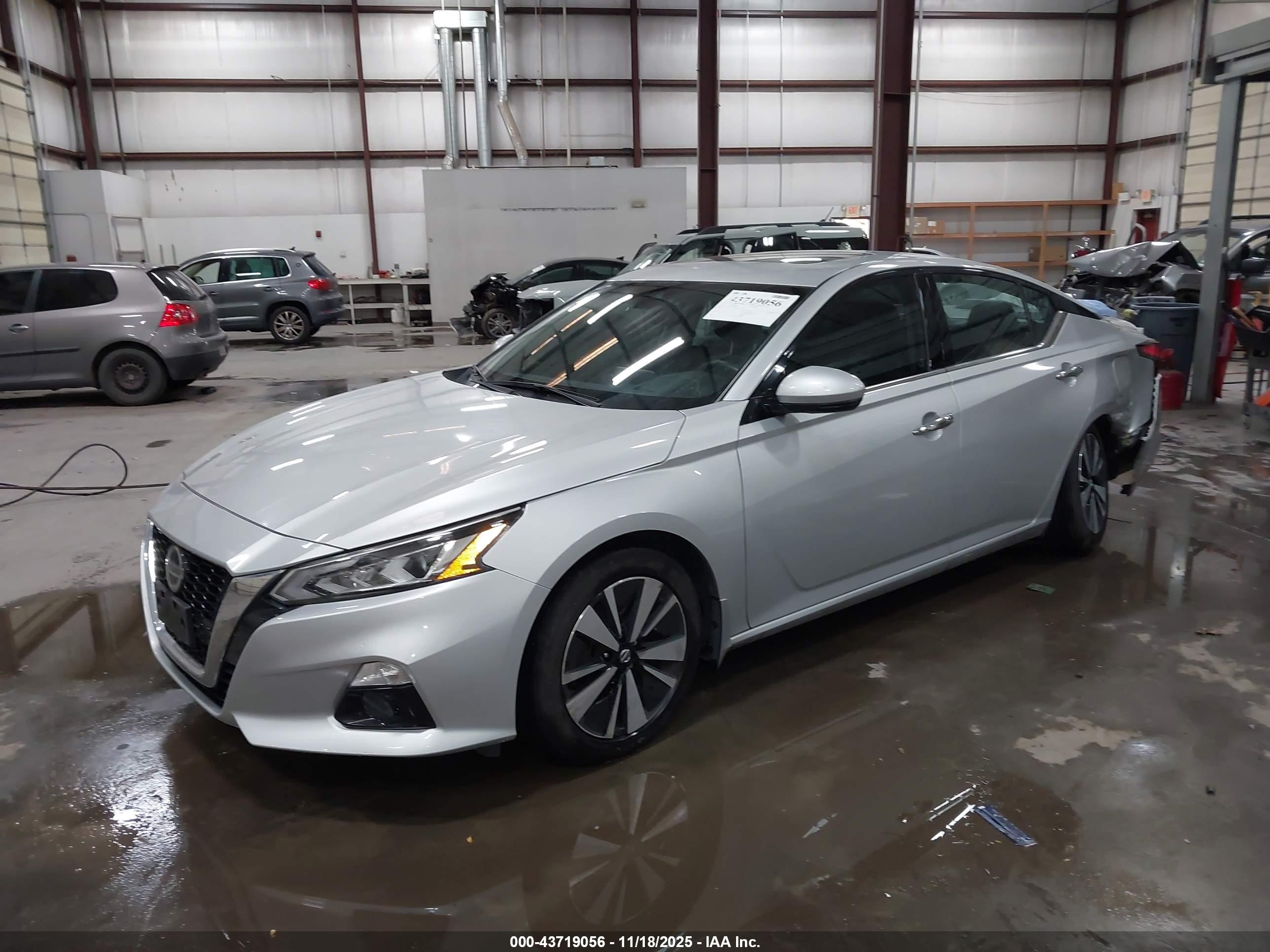 NISSAN ALTIMA image 2