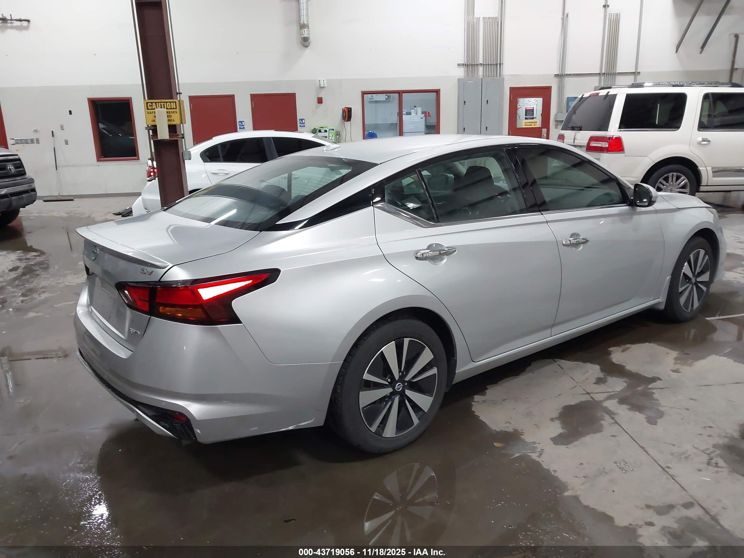 NISSAN ALTIMA image 4