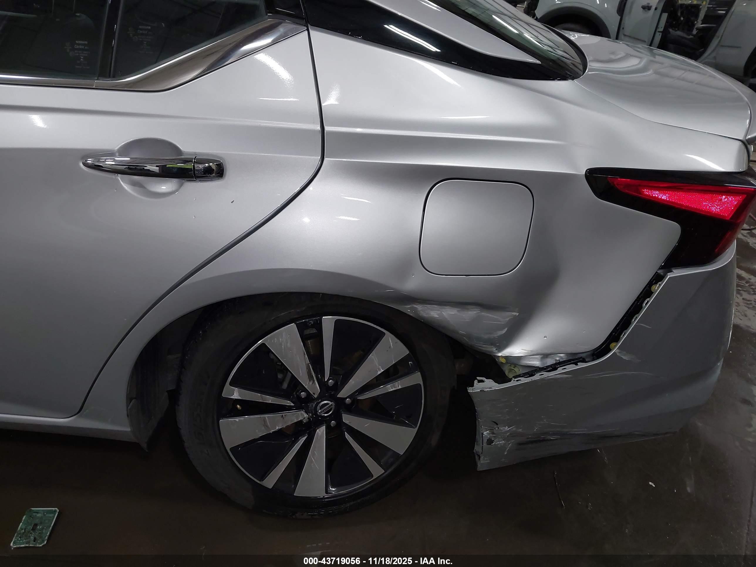 NISSAN ALTIMA image 6
