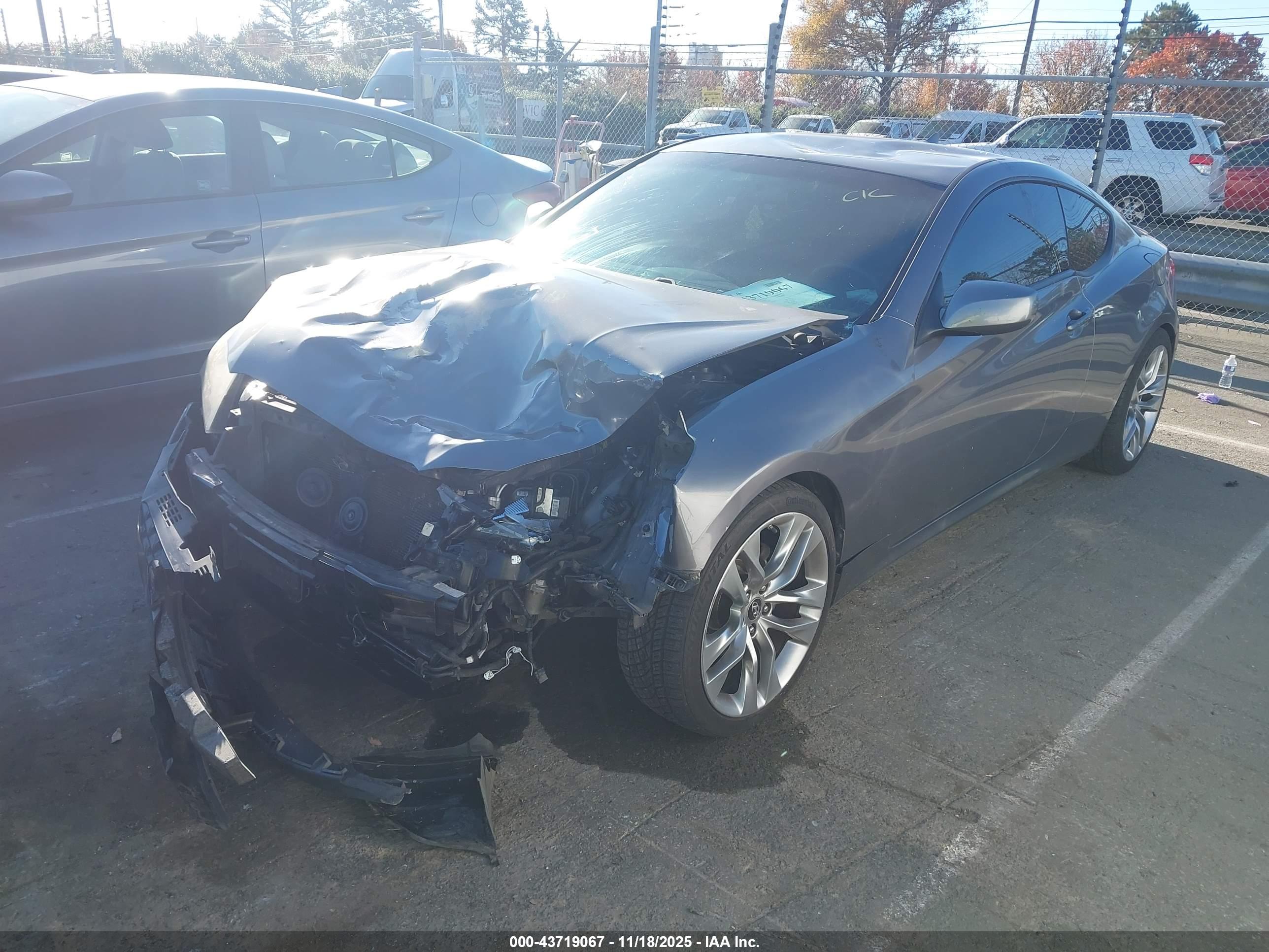 HYUNDAI GENESIS image 2
