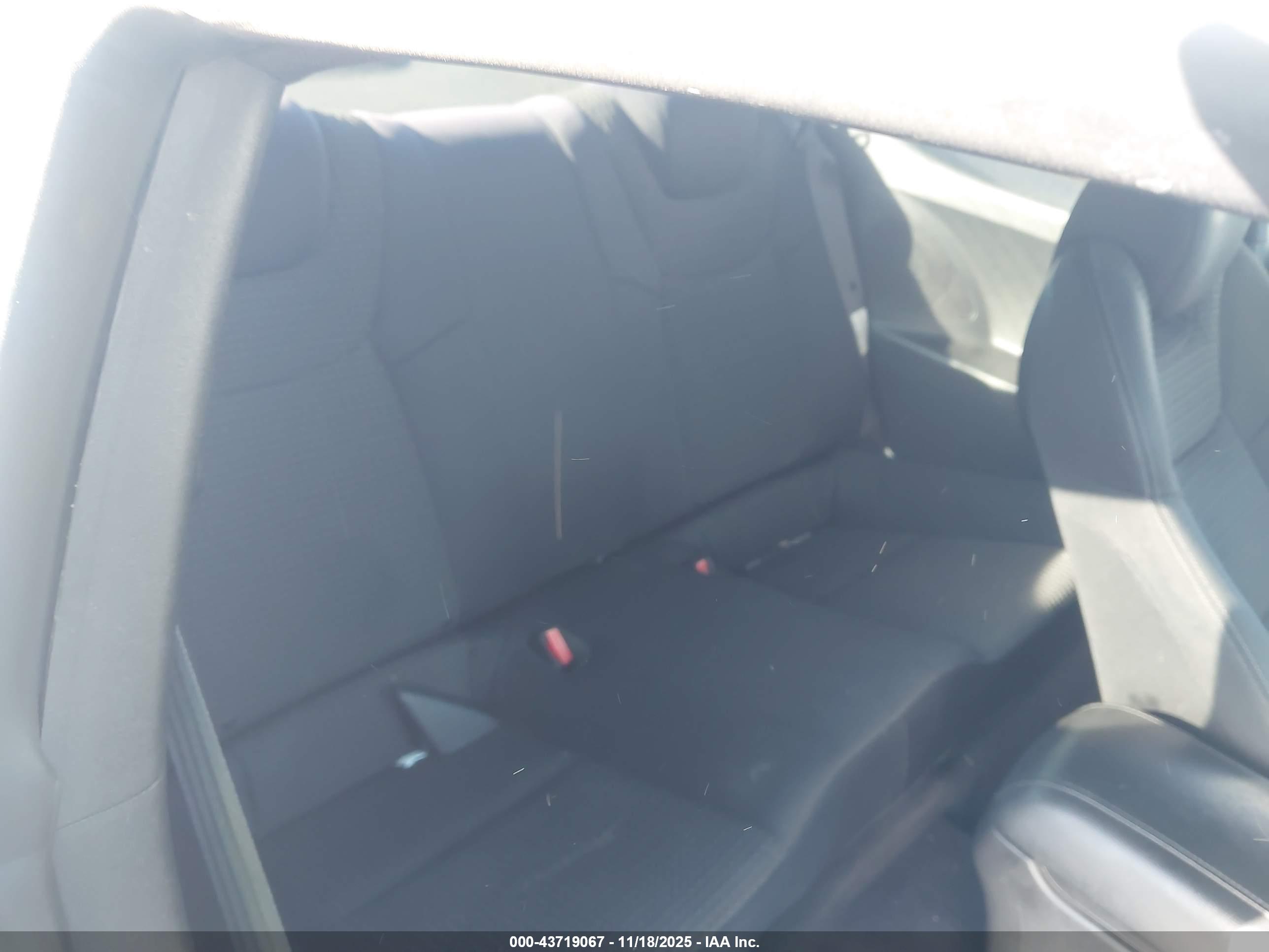 HYUNDAI GENESIS image 8