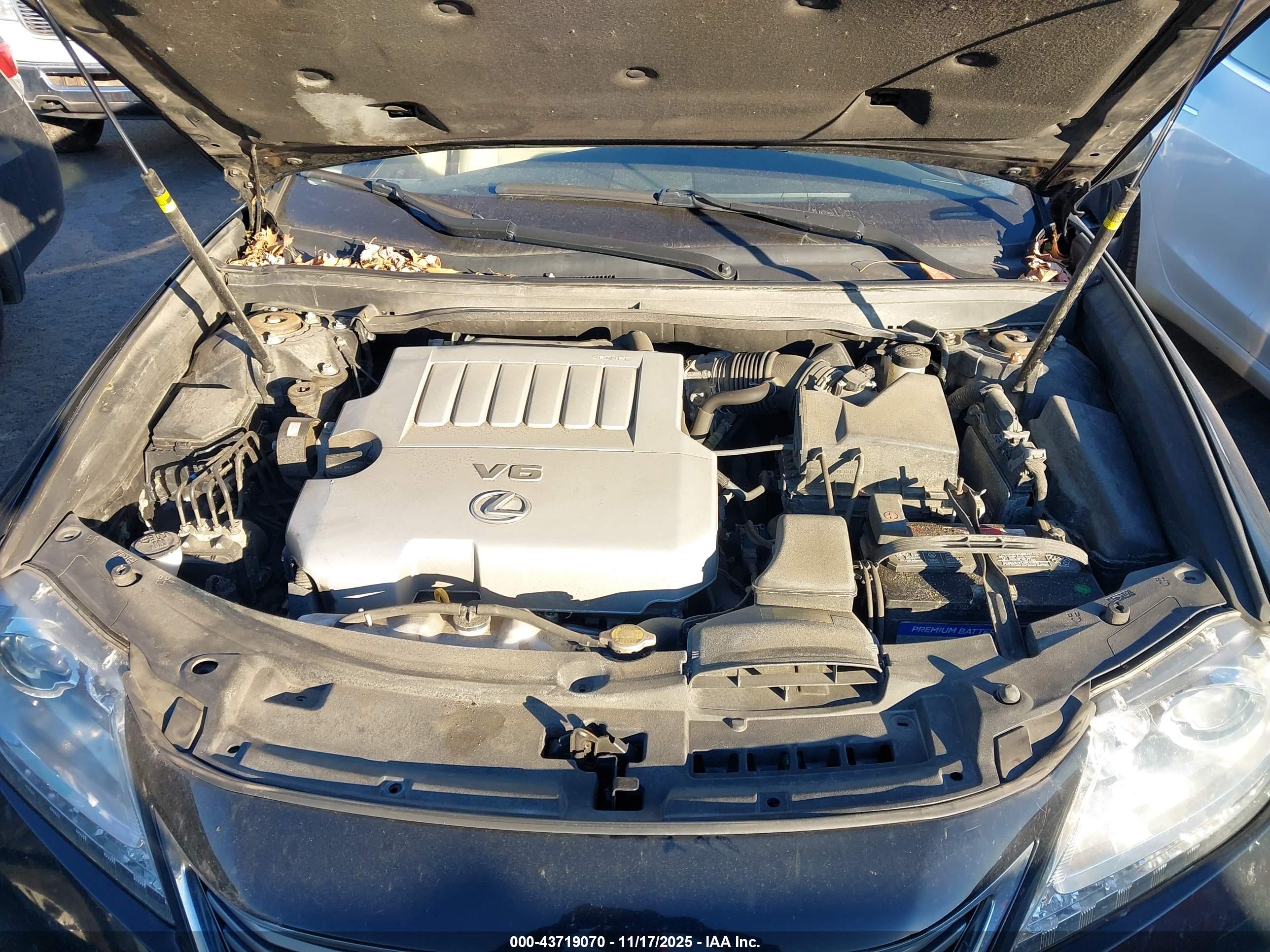 LEXUS ES image 10