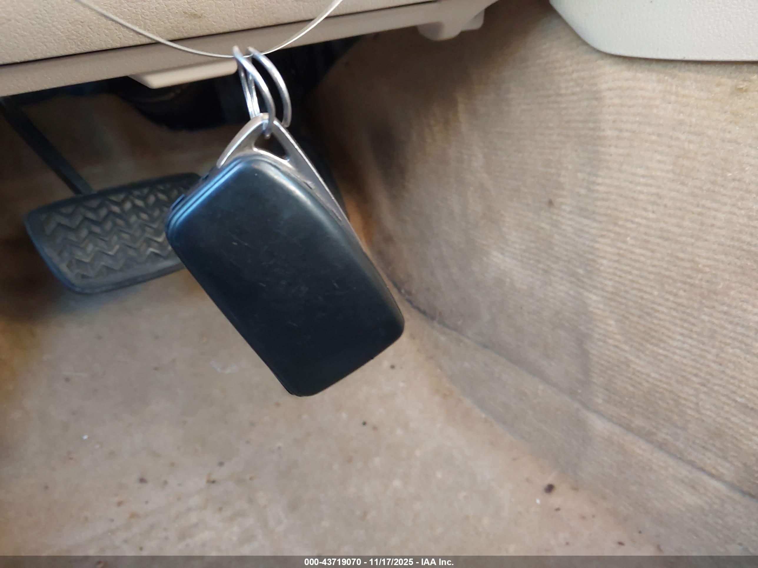 LEXUS ES image 11