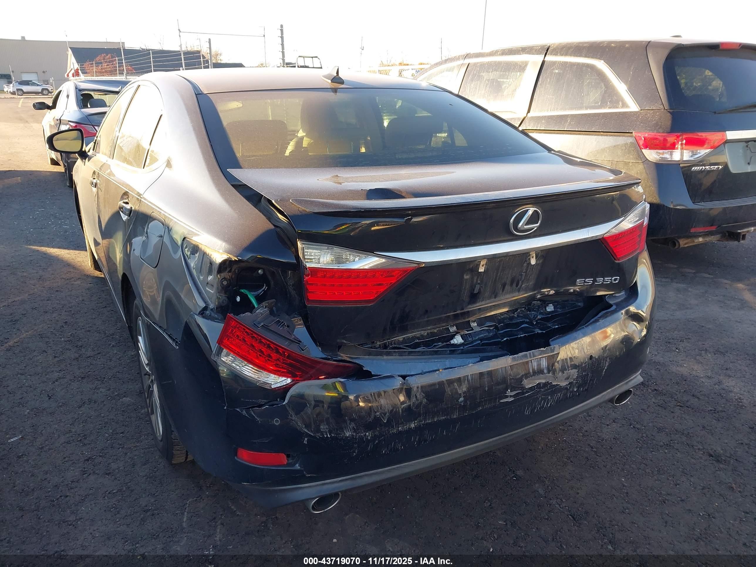 LEXUS ES image 6