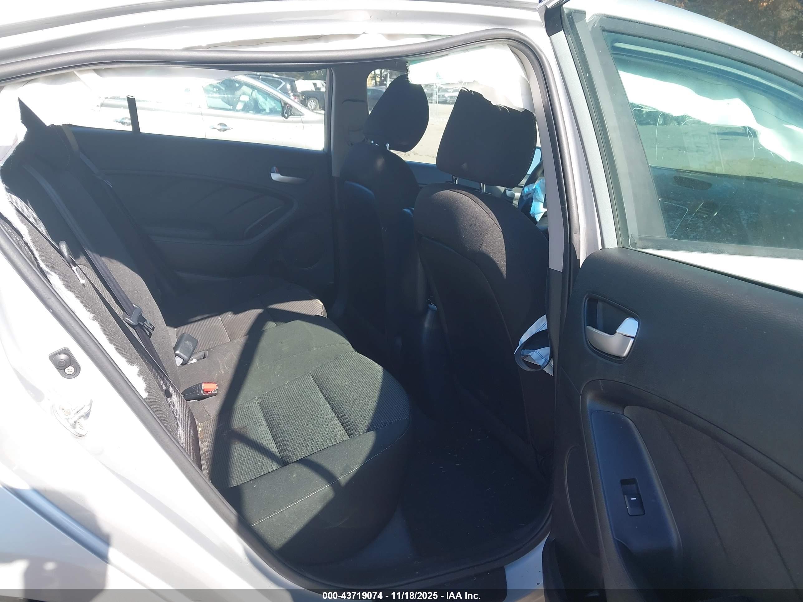 KIA FORTE image 8