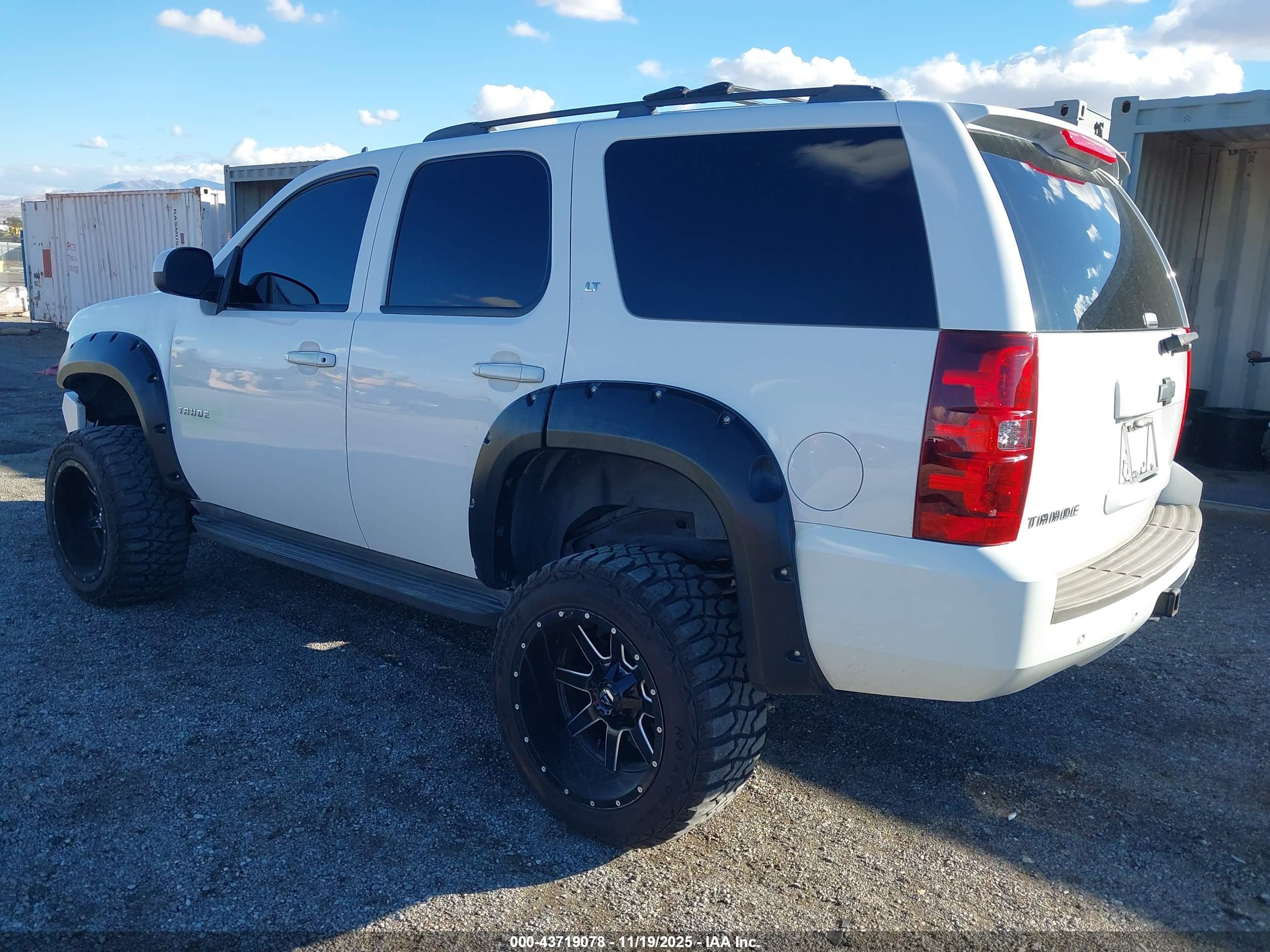CHEVROLET TAHOE image 3