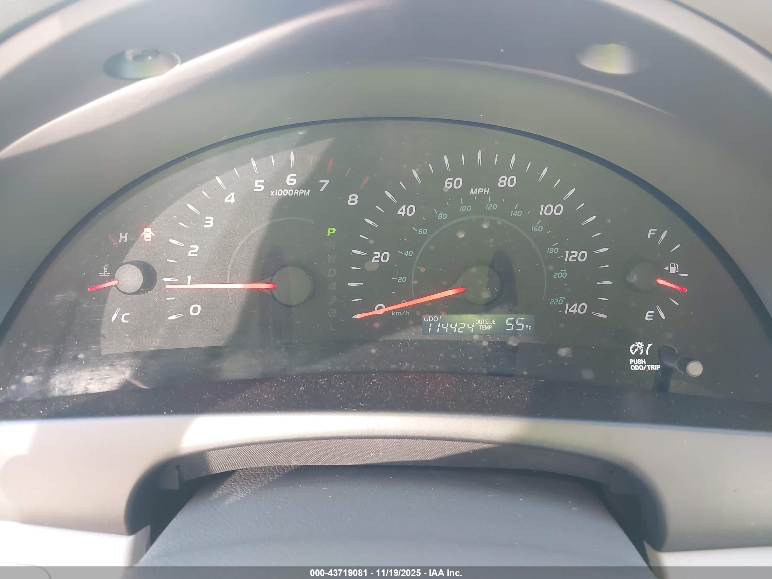 TOYOTA CAMRY image 7
